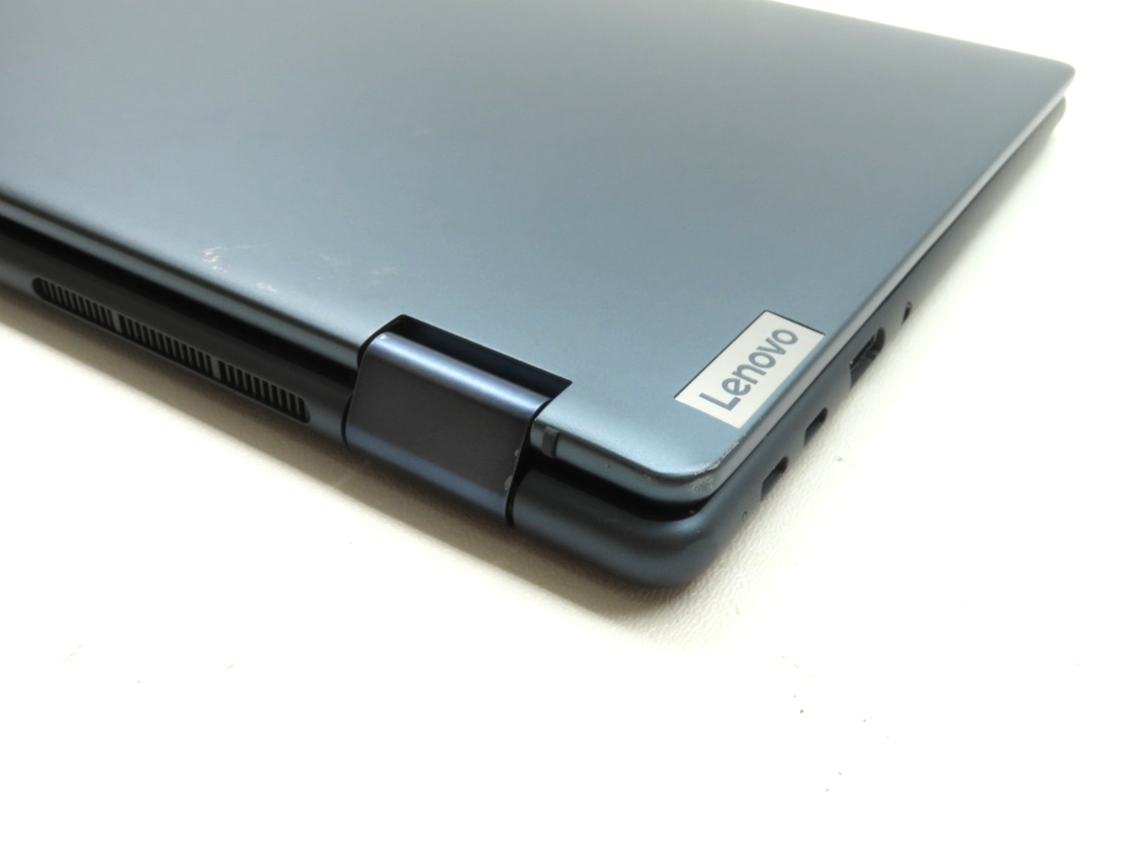 Lenovo Yoga 6 13ABR8 13.3″ Touch AMD Ryzen 7 7730U 2.0GHz 16GB RAM 1TB SSD