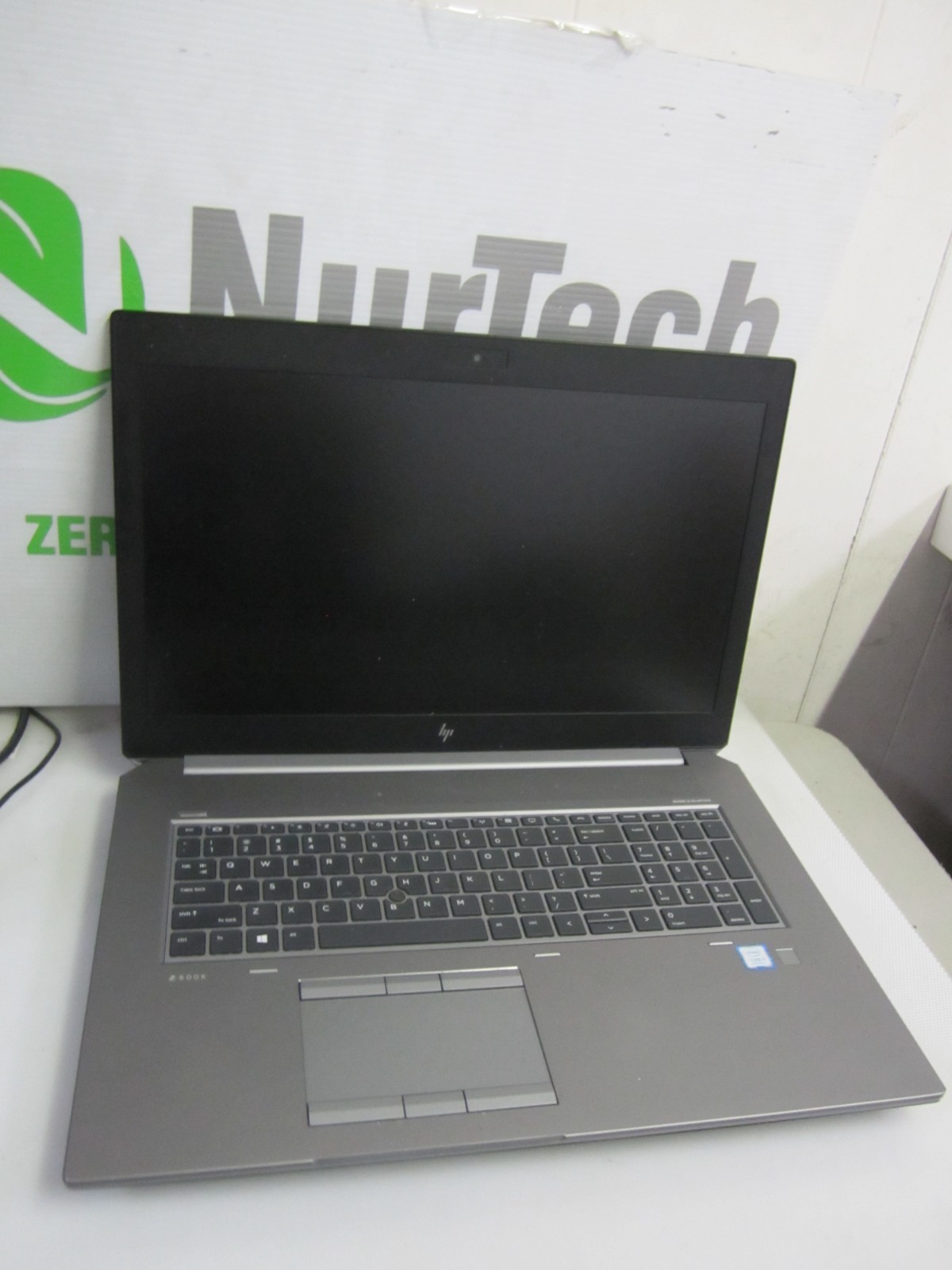 HP ZBook 17 G5 i5-8300H 2.3GHz 16GB/1TB NO OS Laptop + AC READ