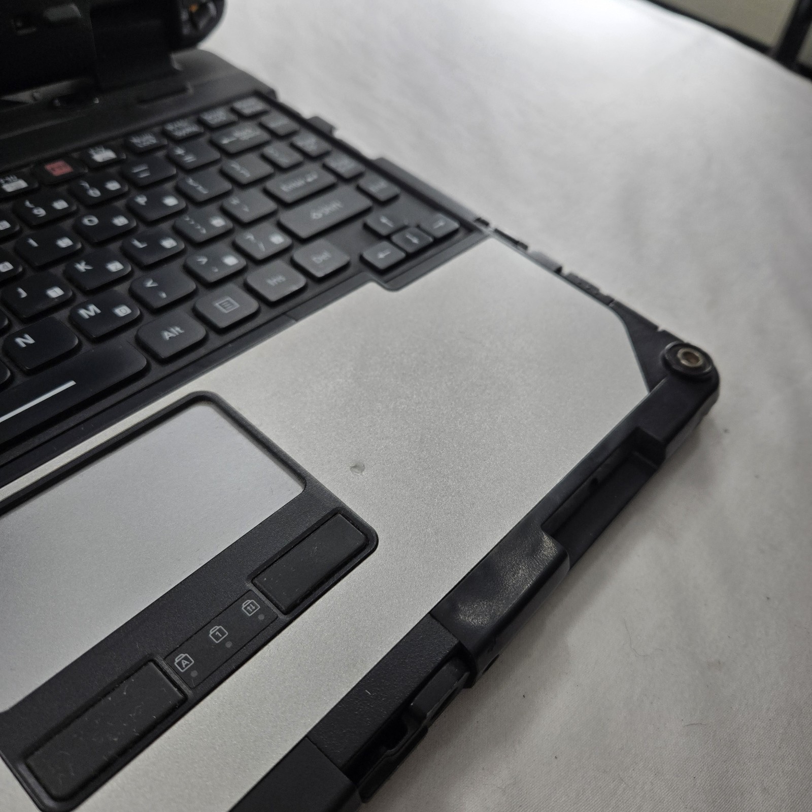 Panasonic Toughbook CF-33 i5-7300U 2.6GHz 256GB SSD 8GB Ram 4G – GPS — Grade B-