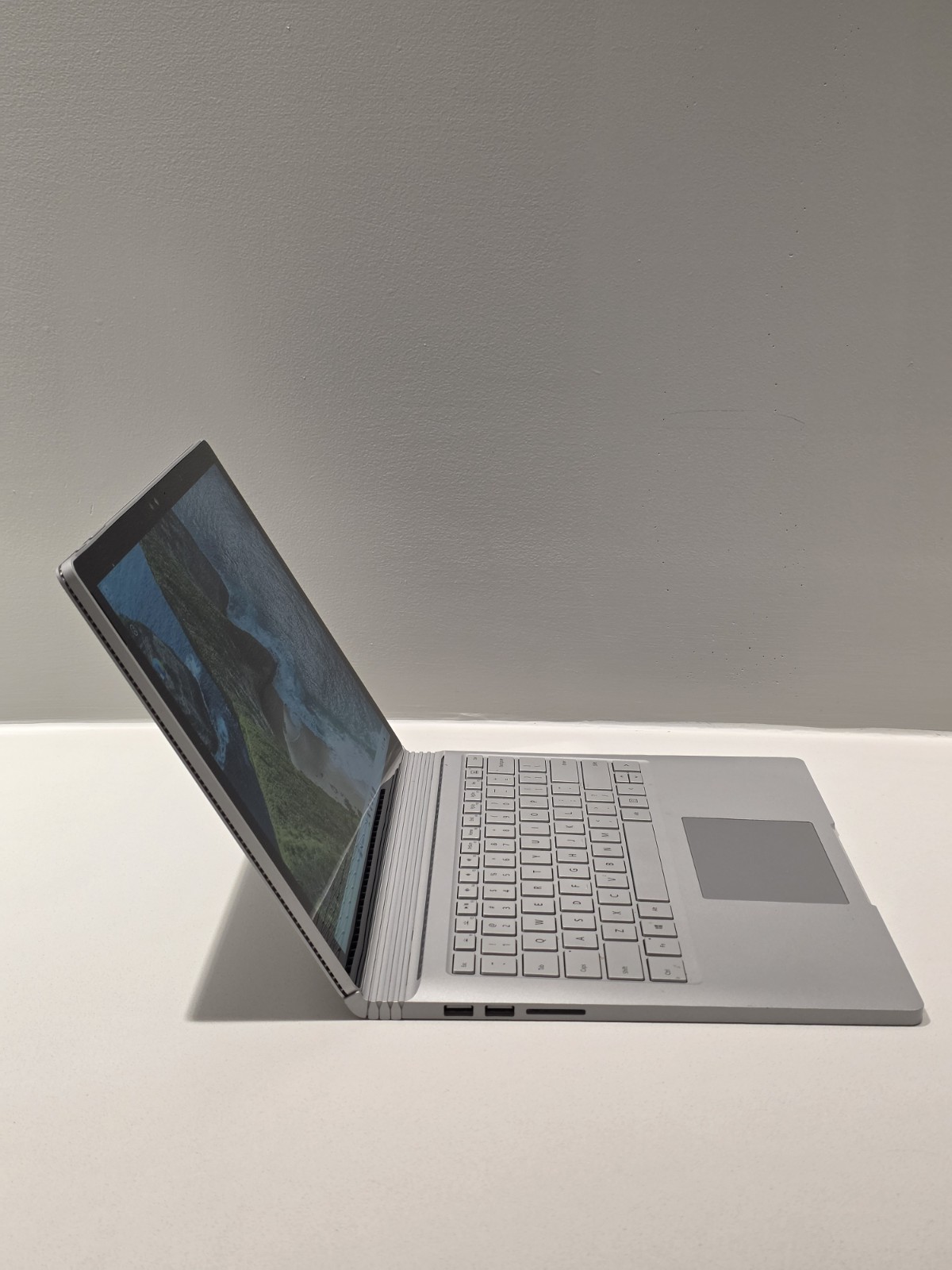 Microsoft Surface Book Intel Core i7-6600u 16GB RAM 512GB SSD with Dock
