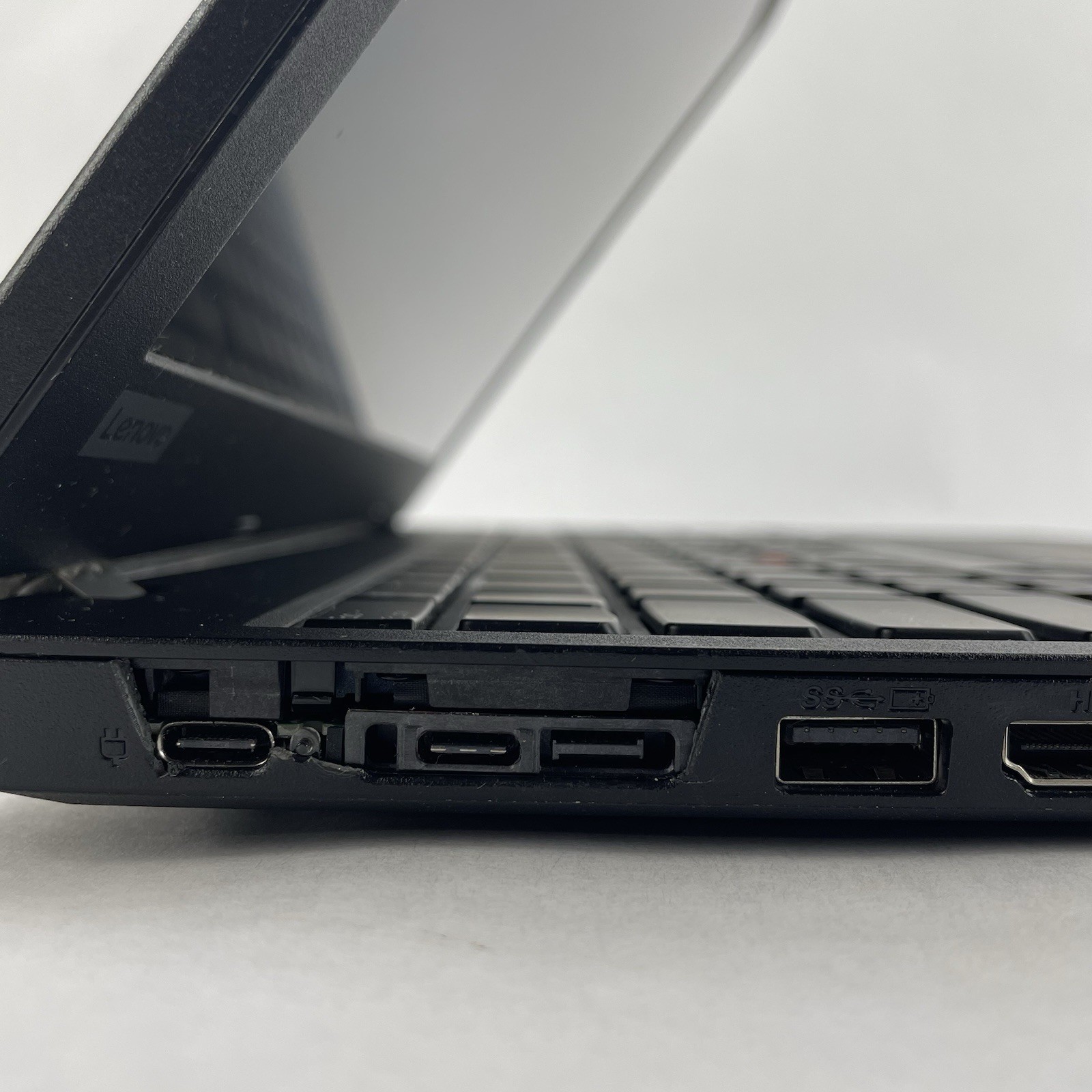 Lenovo ThinkPad L580 15.6″ i5-8250U 1.60 GHz 8 GB RAM No SSD/OS/AC – Missing Key