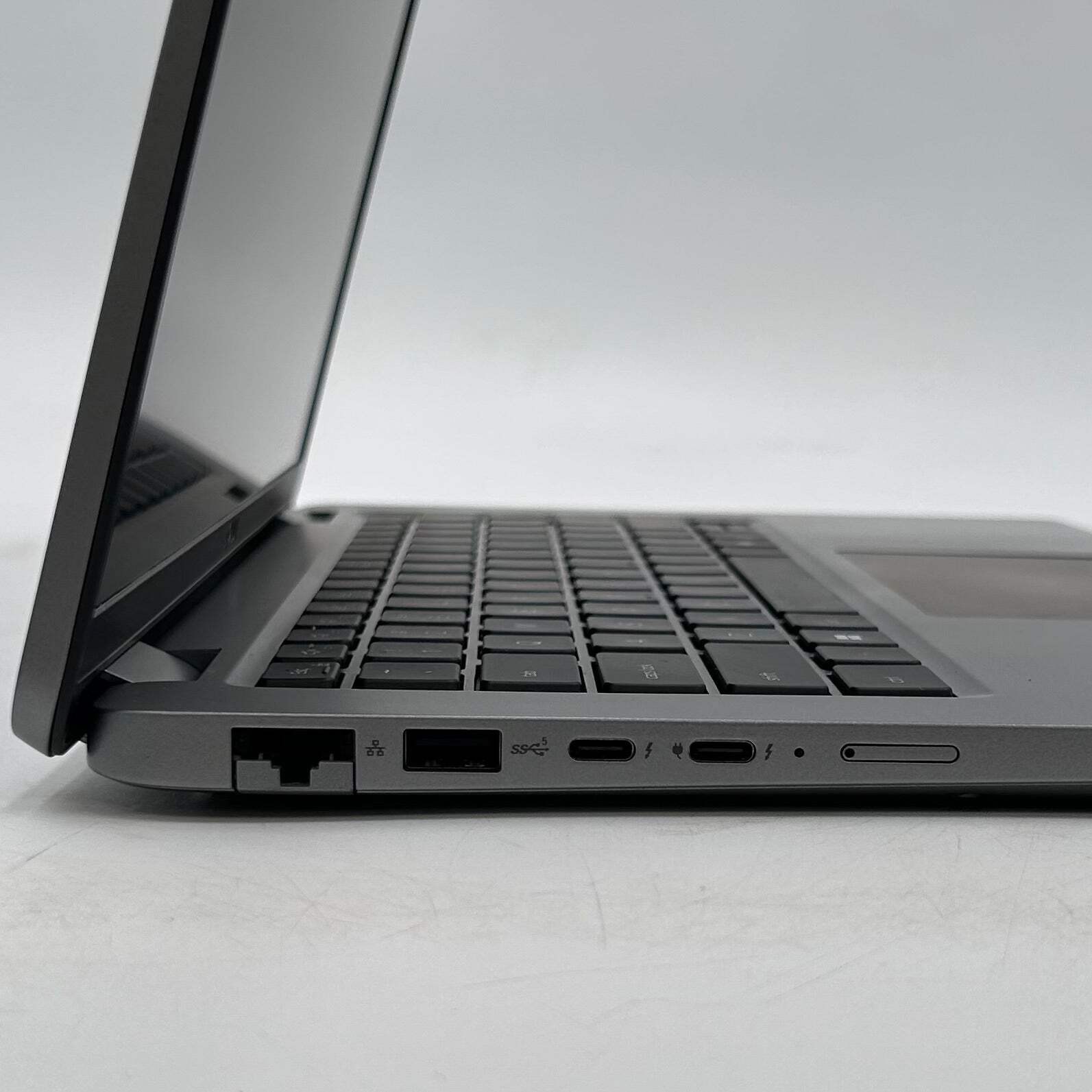 Dell Latitude 5450 14″ Core Ultra 7 165U 1.7GHz 32GB RAM 512GB SSD