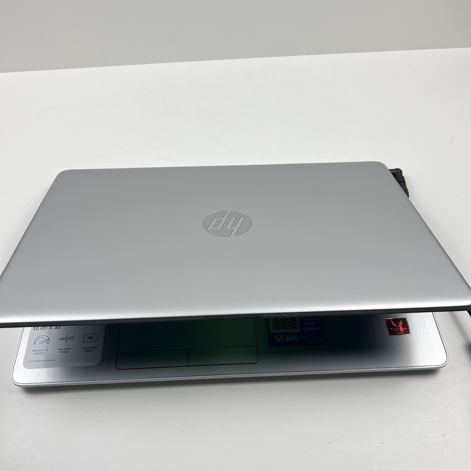 HP 15-gw0023od 15.6″ AMD Ryzen 3 3250U 2.6GHz 8GB RAM 1TB HDD w/ Charger