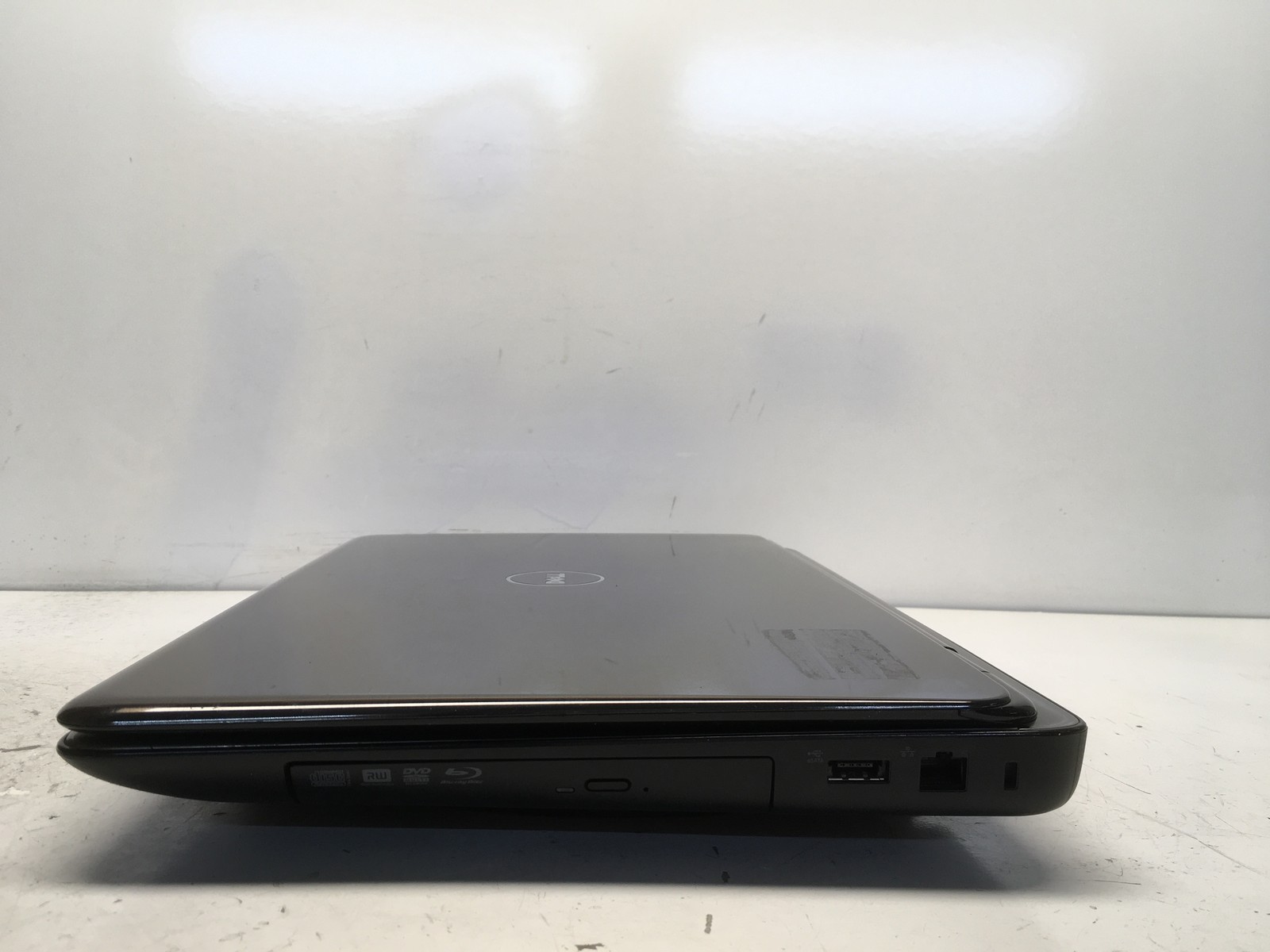 Dell Inspiron N7010 Intel i5-M460 2.53GHz 6 GB NO HDD No Batt