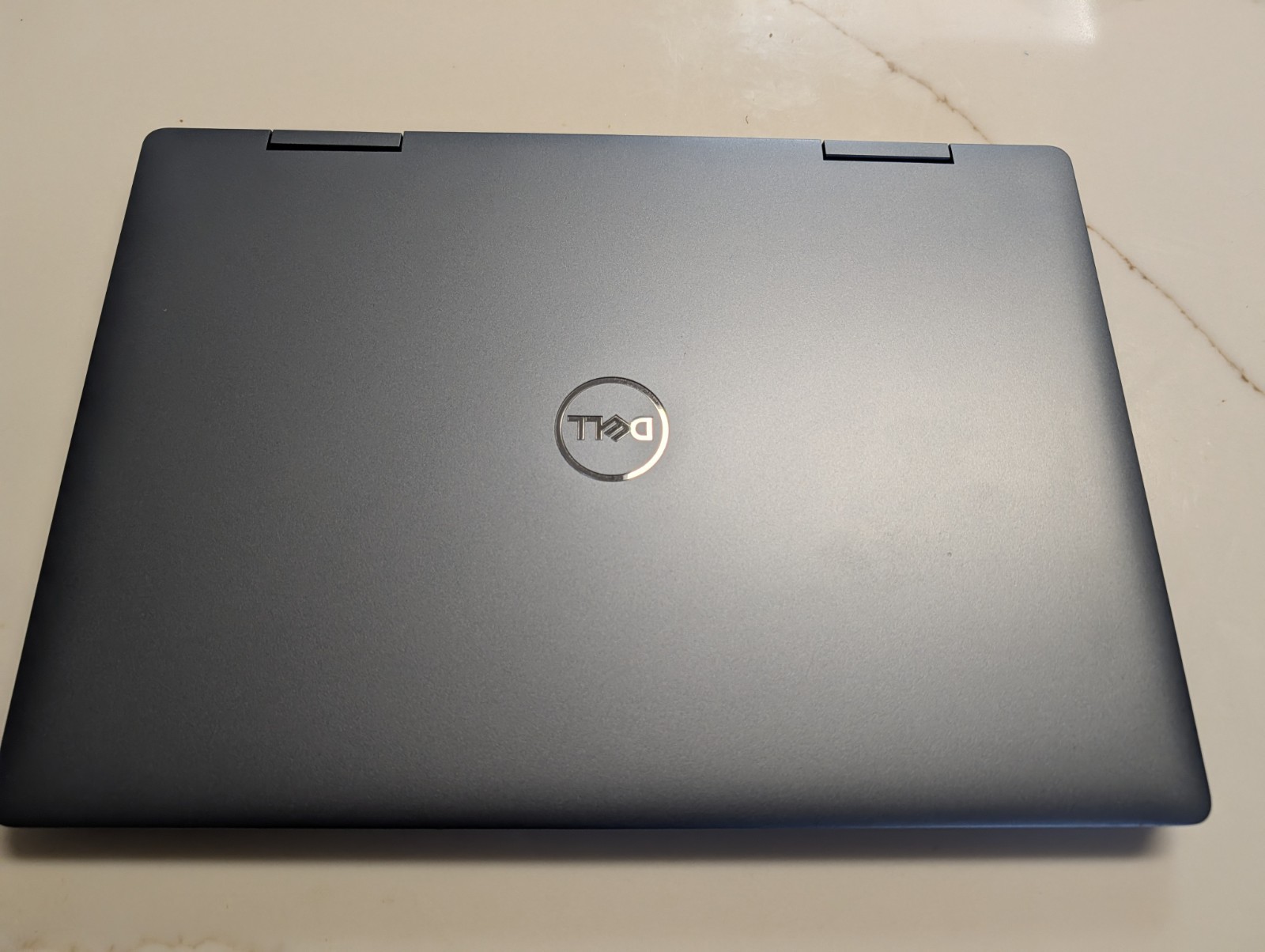 Dell Inspiron 5482 14″ 2-in-1 Touch i7-8565U 8GB RAM 256GB SSD Windows 11 MINT