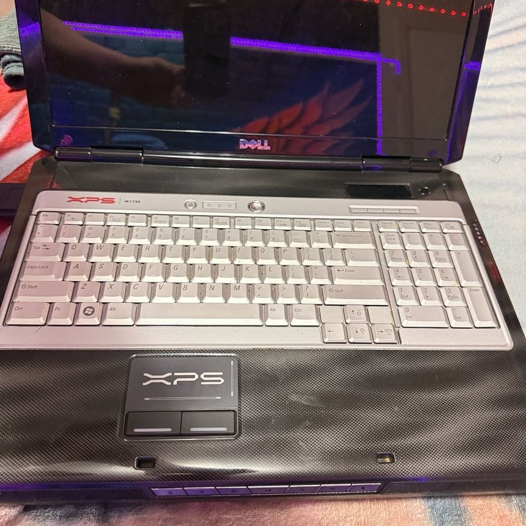 Dell XPS M1730 17-inch Gaming Laptop SLI Graphics Core 2 Duo