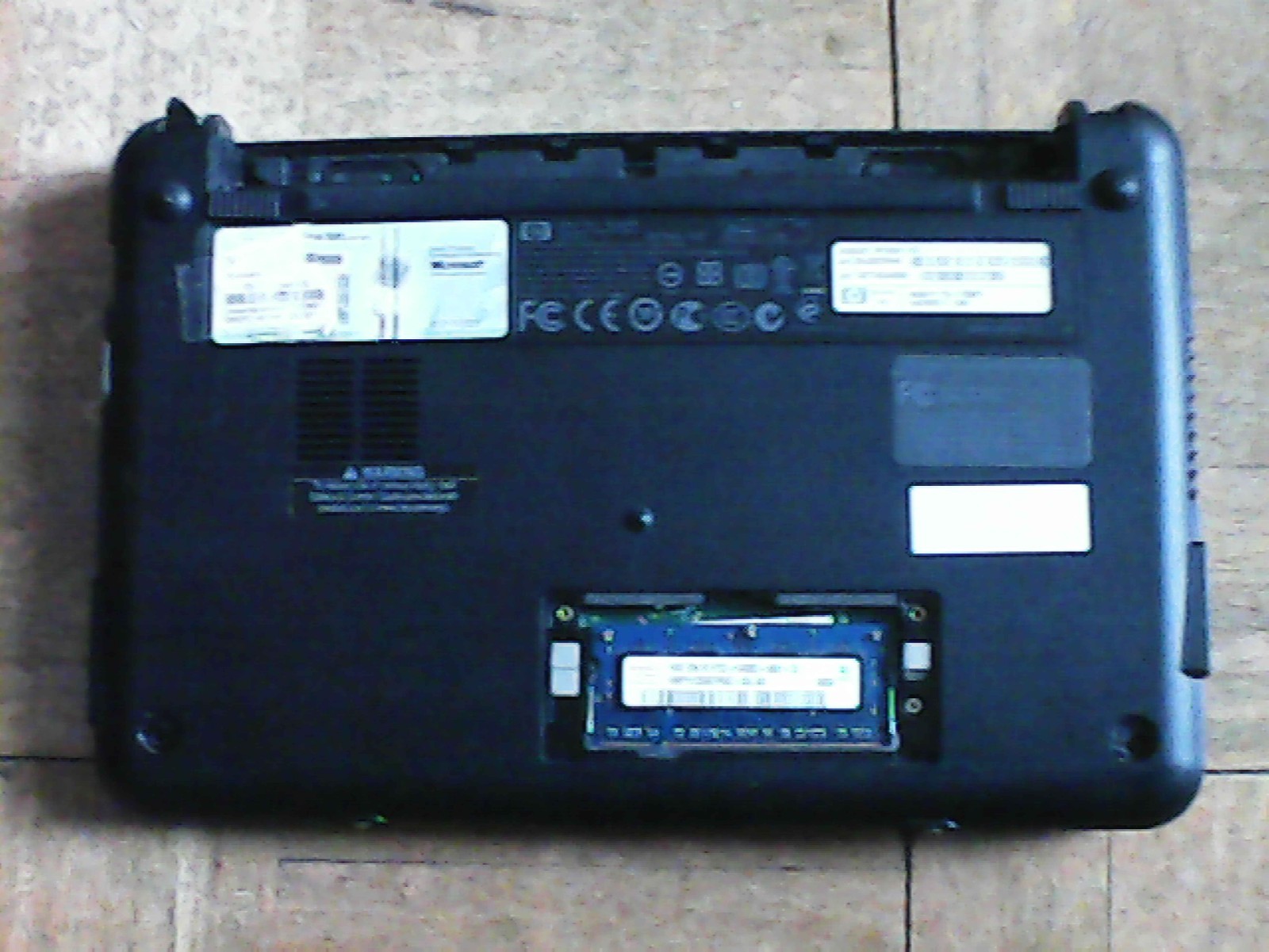 HP Mini 1030NR Intel Atom N270 1.6GHz 1 GB NO HDD (No Charger ) Works Sold As Is