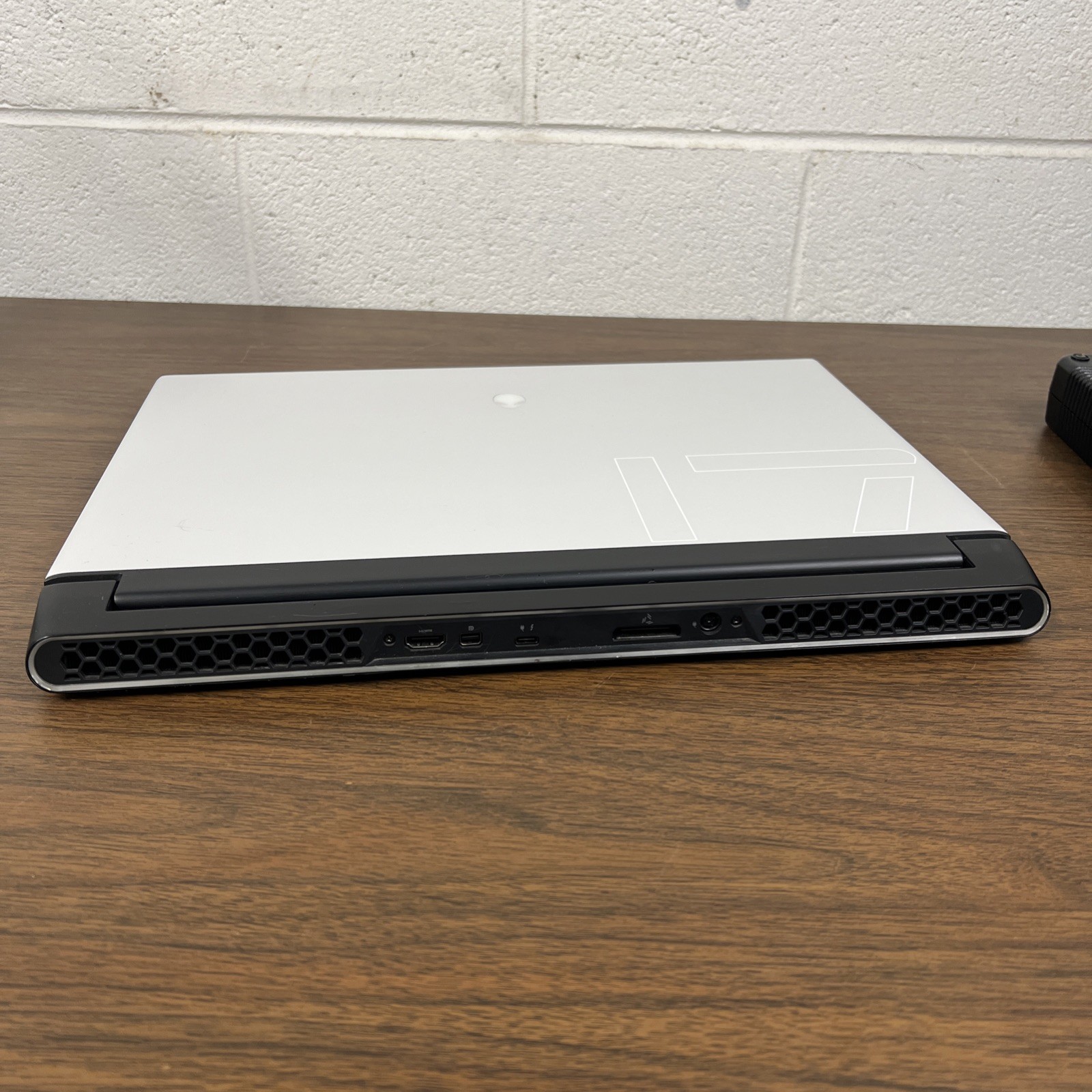 Alienware m17 R3 i7-10750H 32GB RAM 1.4TB SSD 17.3″ FHD 300Hz RTX 2080 SUPER