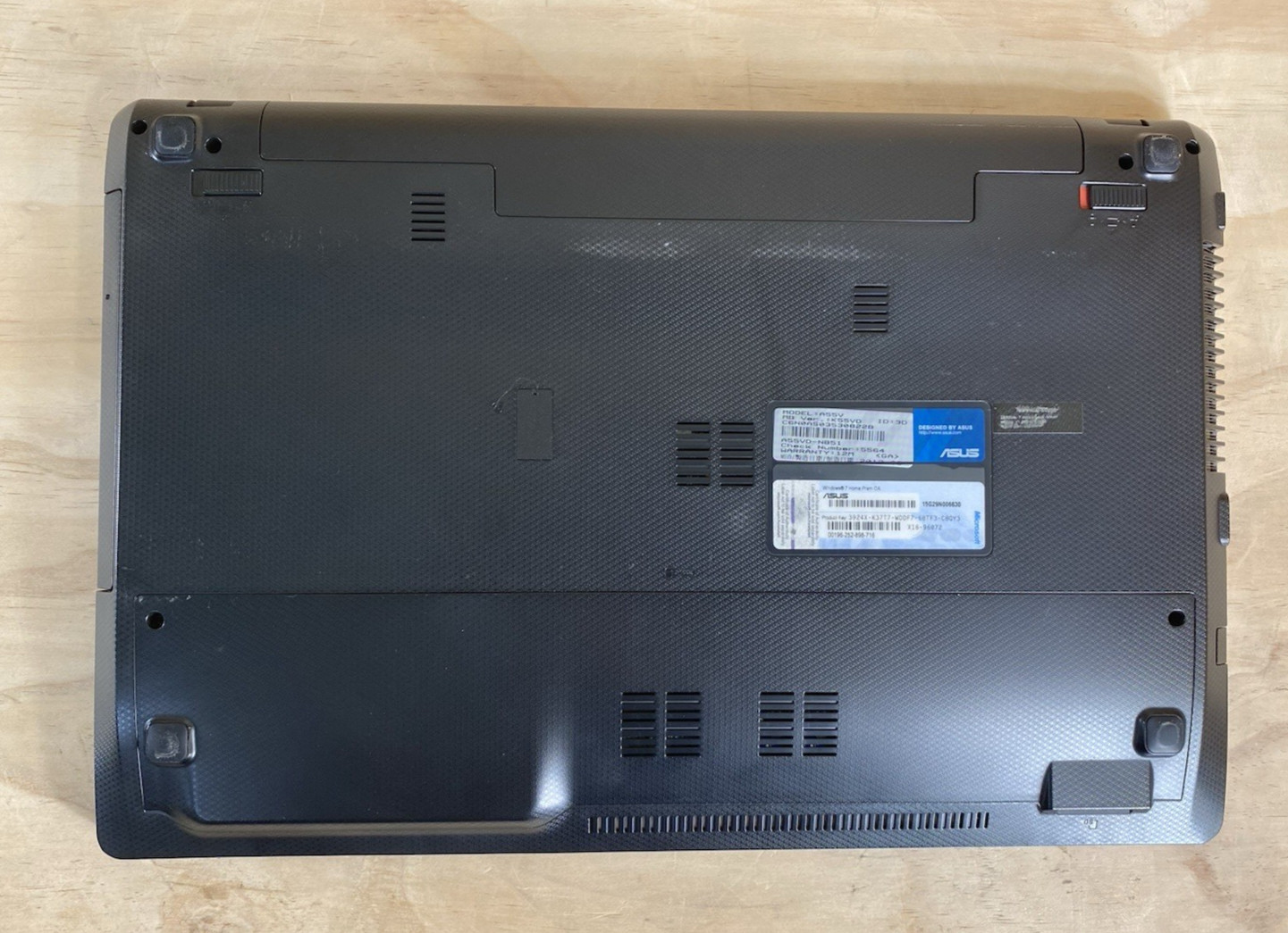 ASUS A55V Laptop Intel Core i5-3210M@2.5GHz/8 GB RAM/960 GB SSD/W11H/ Bad bat