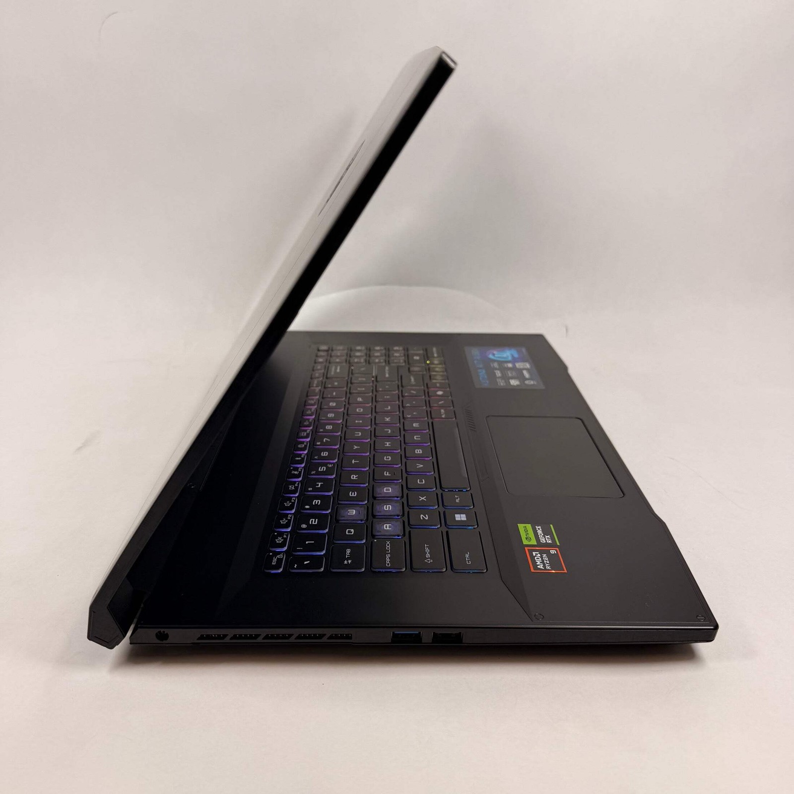 MSI Katana A17 AI B8VE 17.3″ Ryzen 9 8945HS 32GB RAM 1TB SSD GeForce RTX 4050