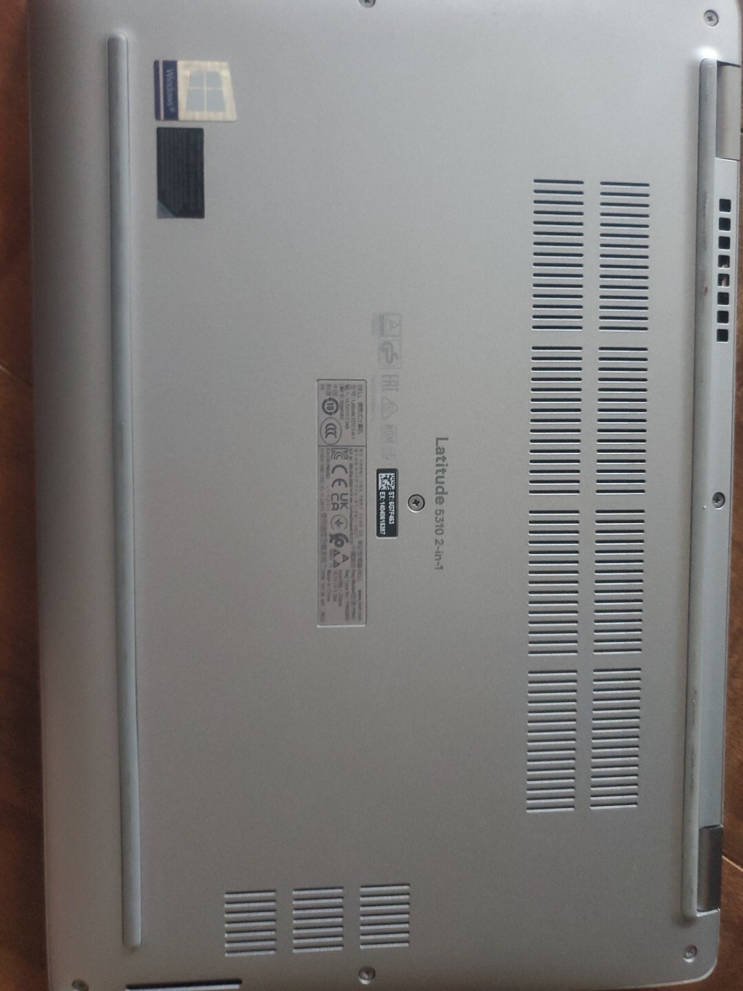 Dell 5310 13in i5-10310U 8GB 240GB. Touchscreen