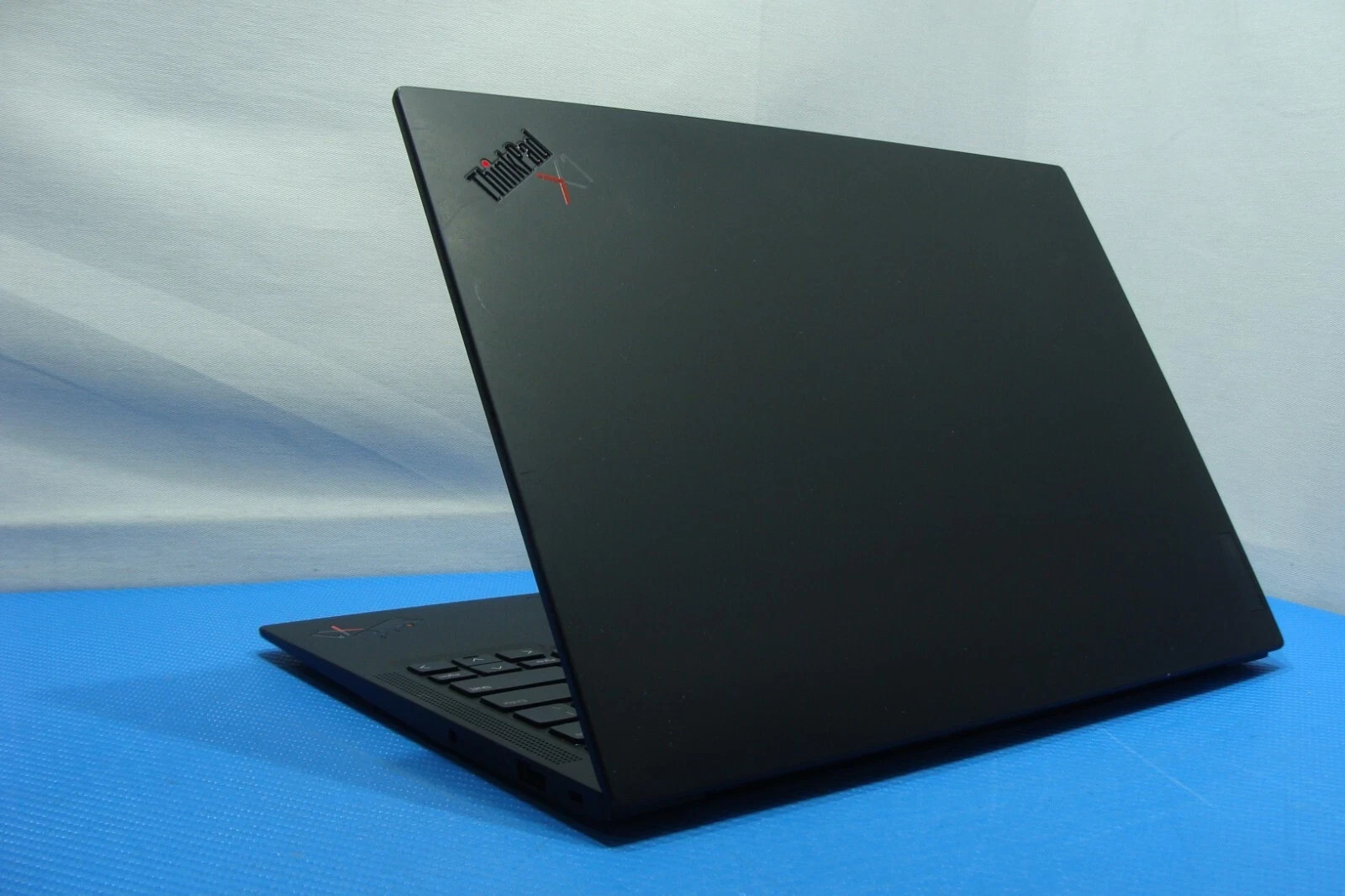 Lenovo ThinkPad X1 Carbon 9th i5-1145G7 16GB/ 512gb SSD WIN 11/ No Charger
