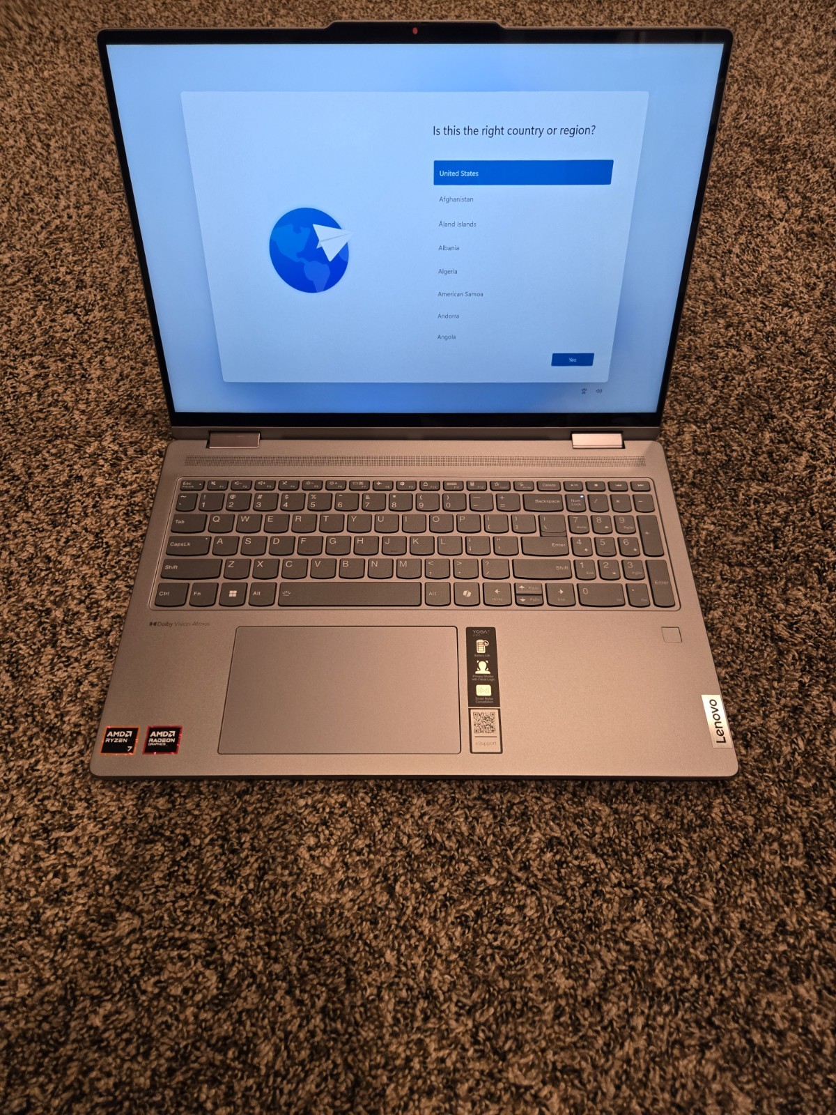Lenovo Yoga 7 2-in-1 16″ 2K Touch AMD Ryzen 7 8840HS 16GB 512GB SSD Gray