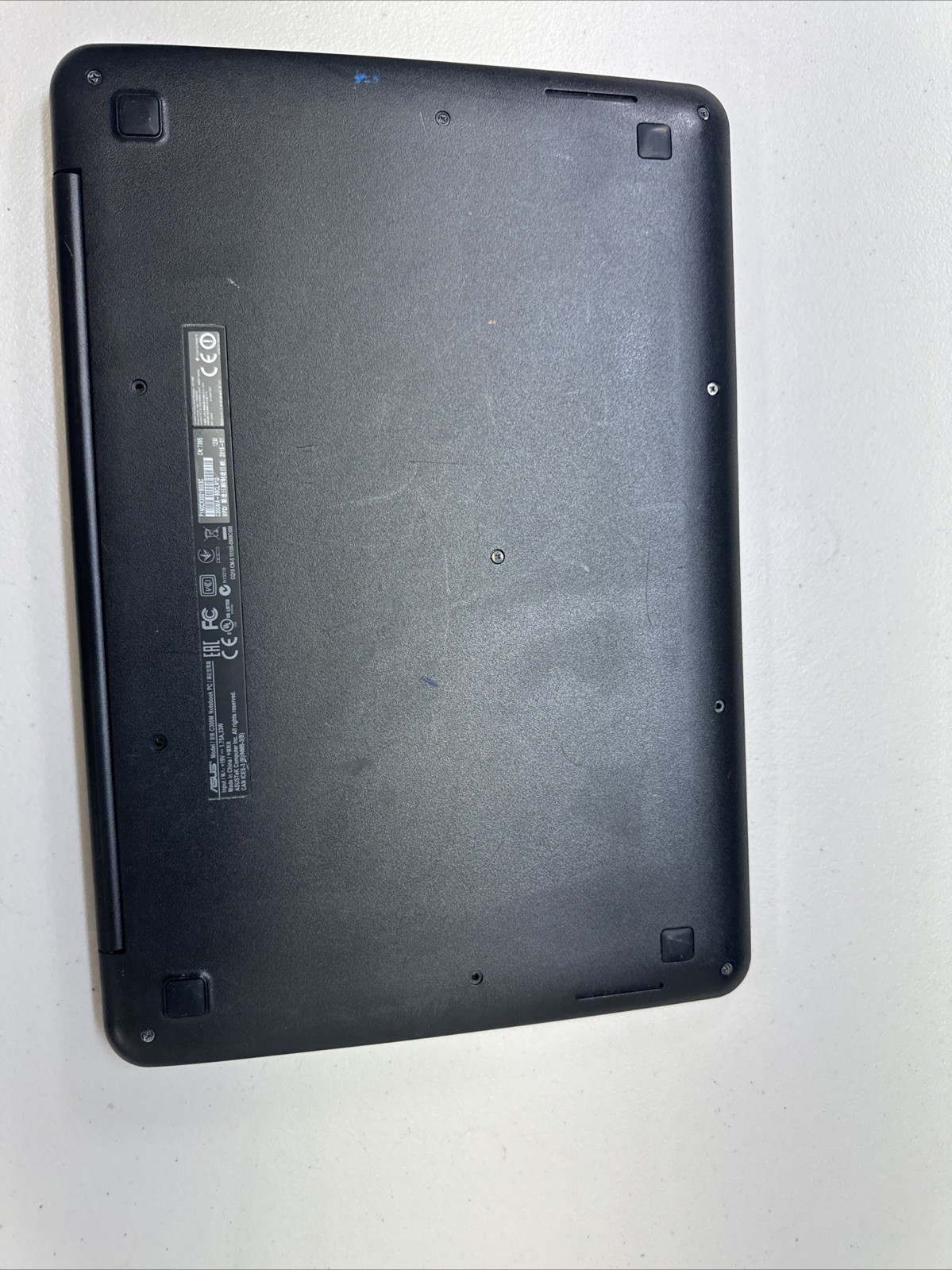 ASUS Chromebook C300M 13″ Celeron @ 1.6GHz 4GB RAM 32GB SSD ChromeOS