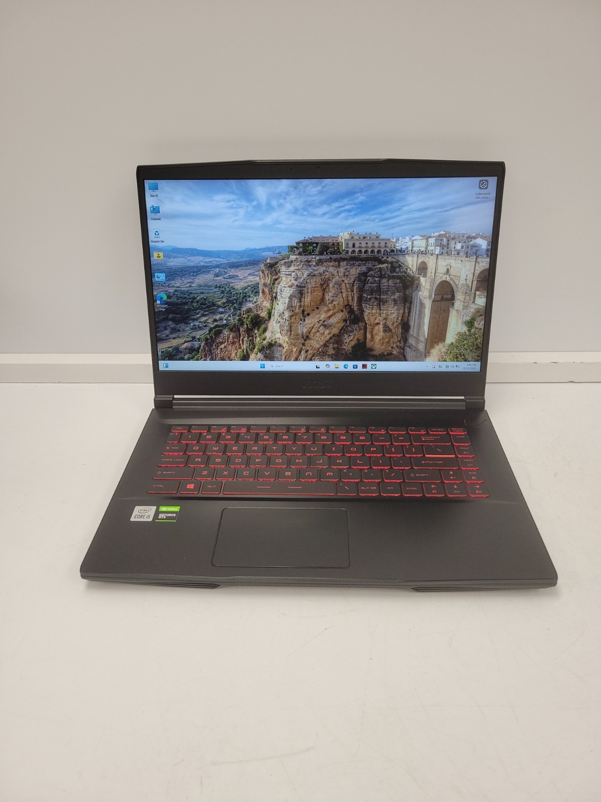 (9890834) MSI MS16R5 Gaming Laptop