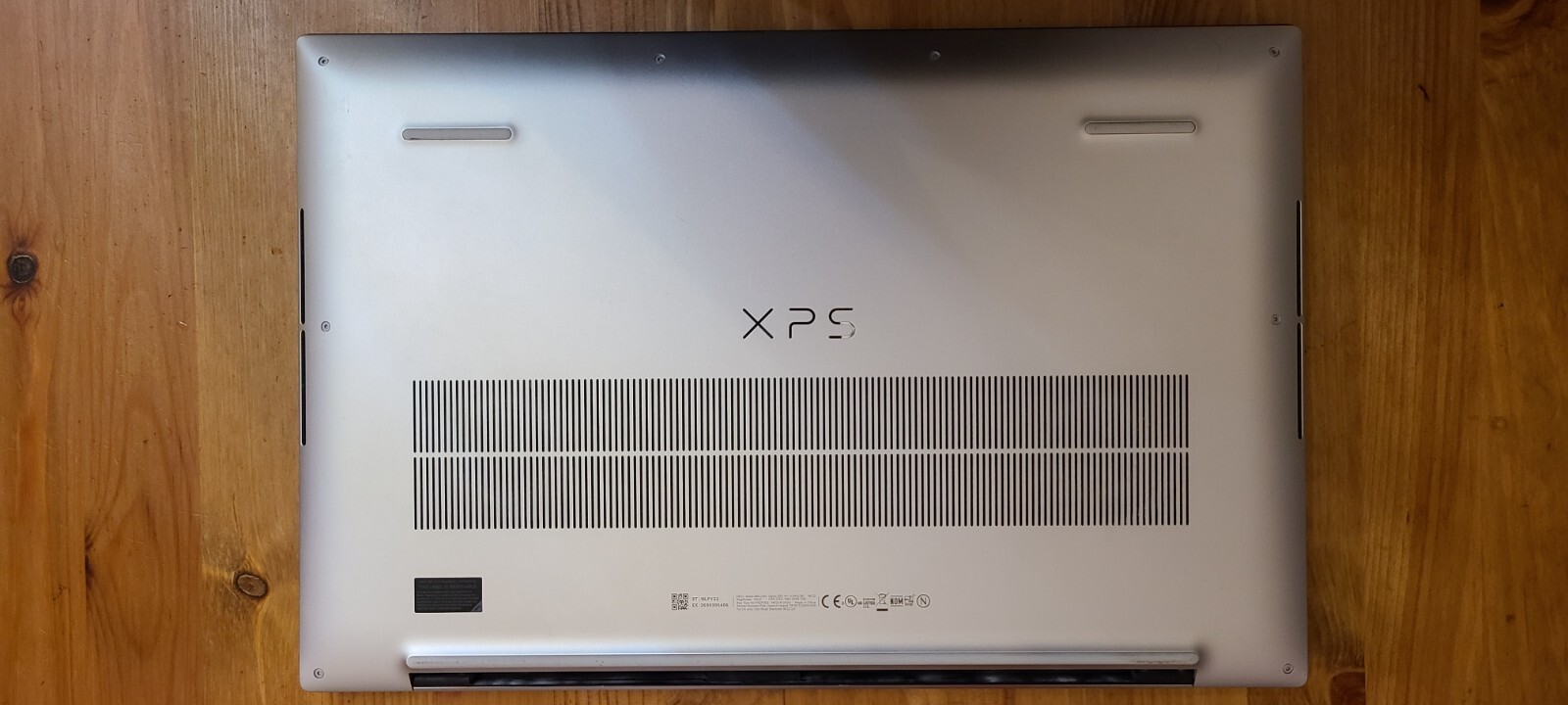 Dell XPS 17 9700 17″ (1TB SSD, Intel Core i7 10875H., 5.10 GHz, 32GB) Laptop