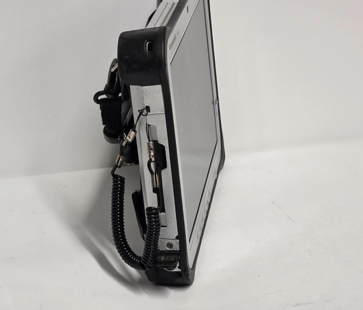 PANASONIC TOUGHBOOK FZ-G1 MK5 10.1″ WUXGA i5-7300U 256GB SSD 8GB GPS HDMI LTE