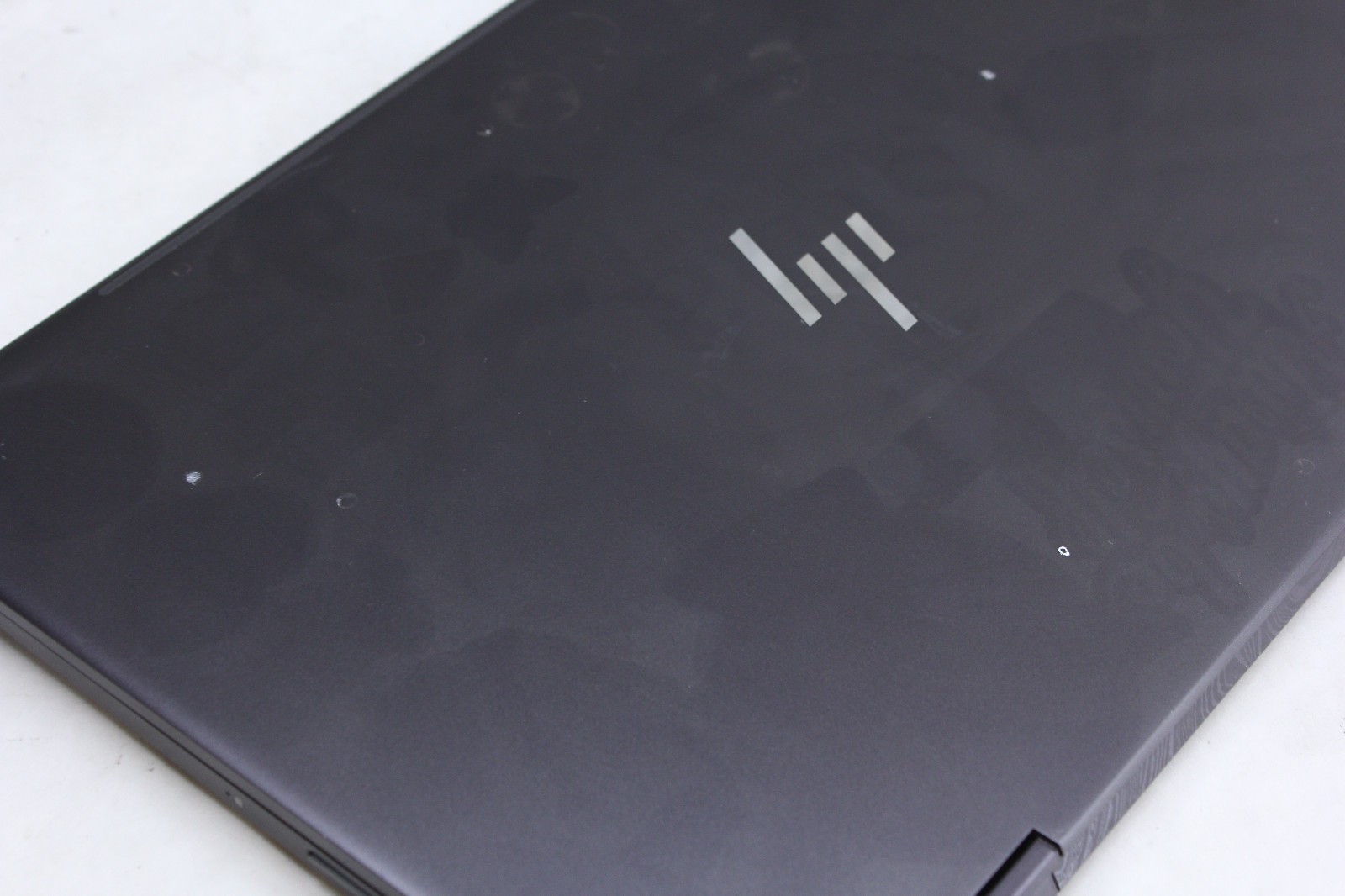 HP Envy 15-cp0053cl | Grade C, Read! | Ryzen 5 2500U, 8GB Ram, 256GB NVMe, W11P