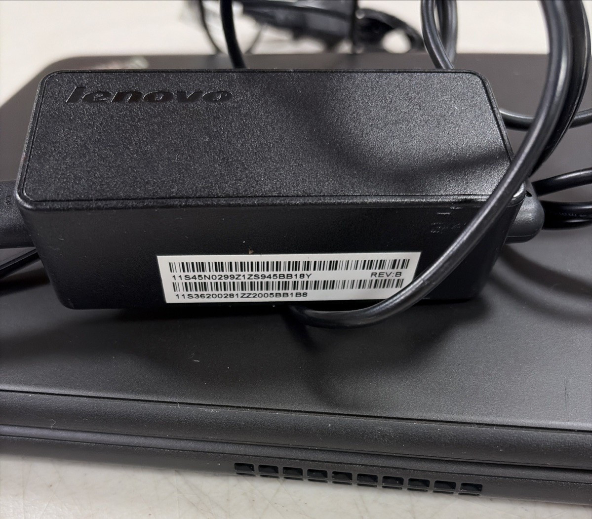 Lenovo Working Thinkpad Yoga 11e W/AC Adapter & Case Logic Black Travel Bag