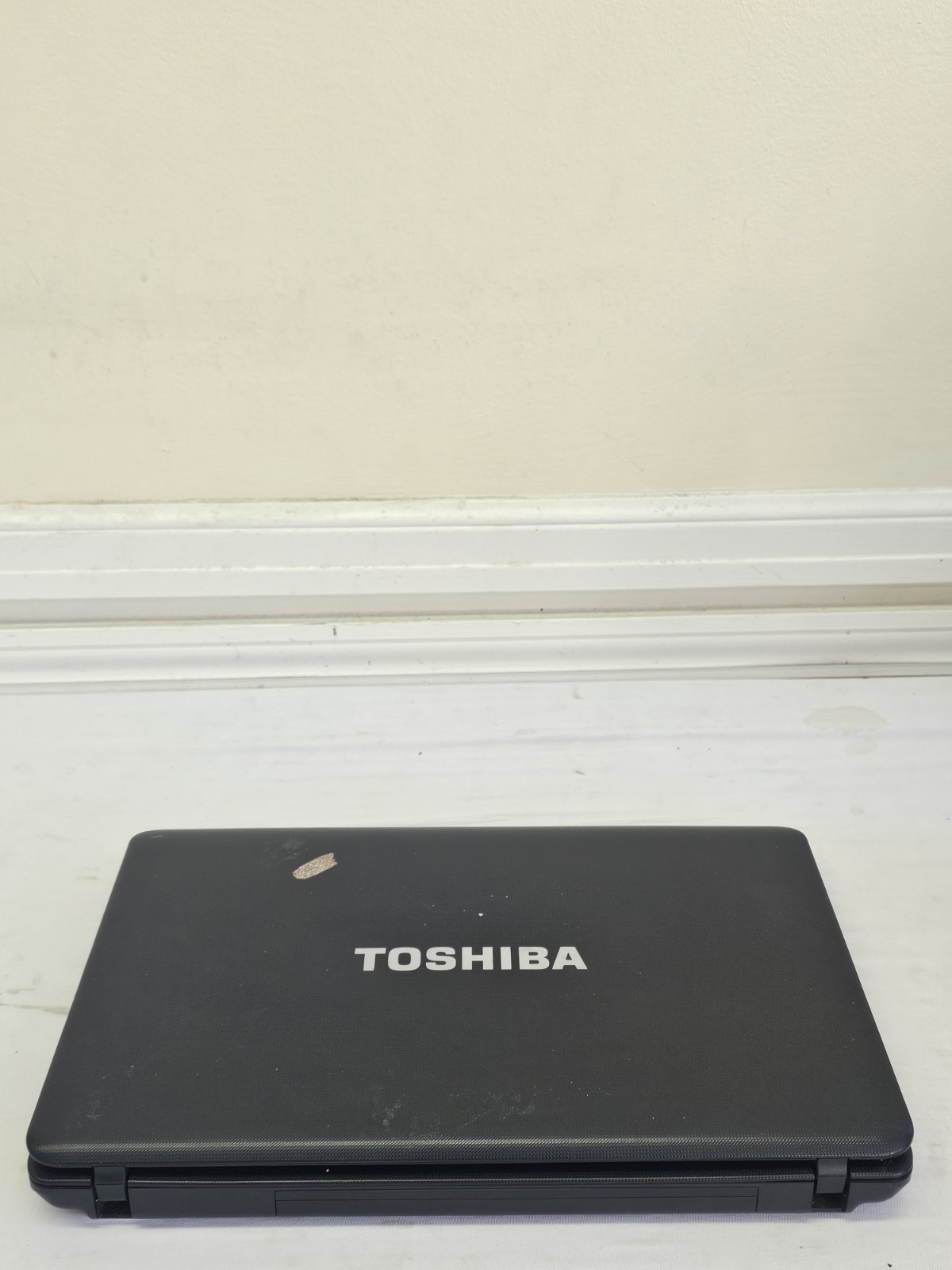 Toshiba Satellite C655D-S5133 Laptop – AMD E-240 – 2GB RAM – Parts/Repair – Read