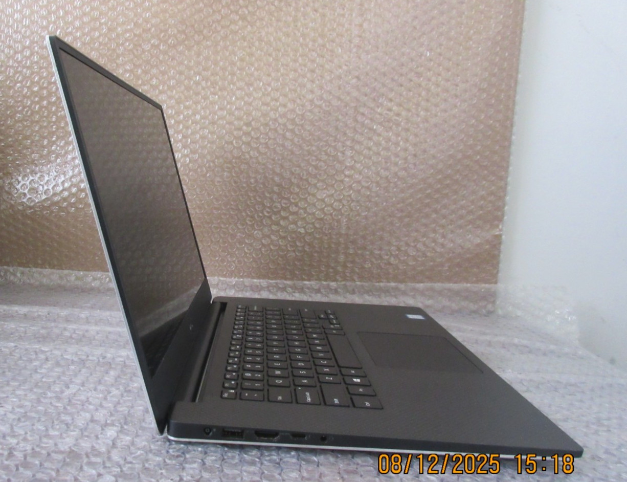 Dell Precision 5530 15″ | i7 8th Gen CPU | 8GB RAM | 256GB SSD | W11P.