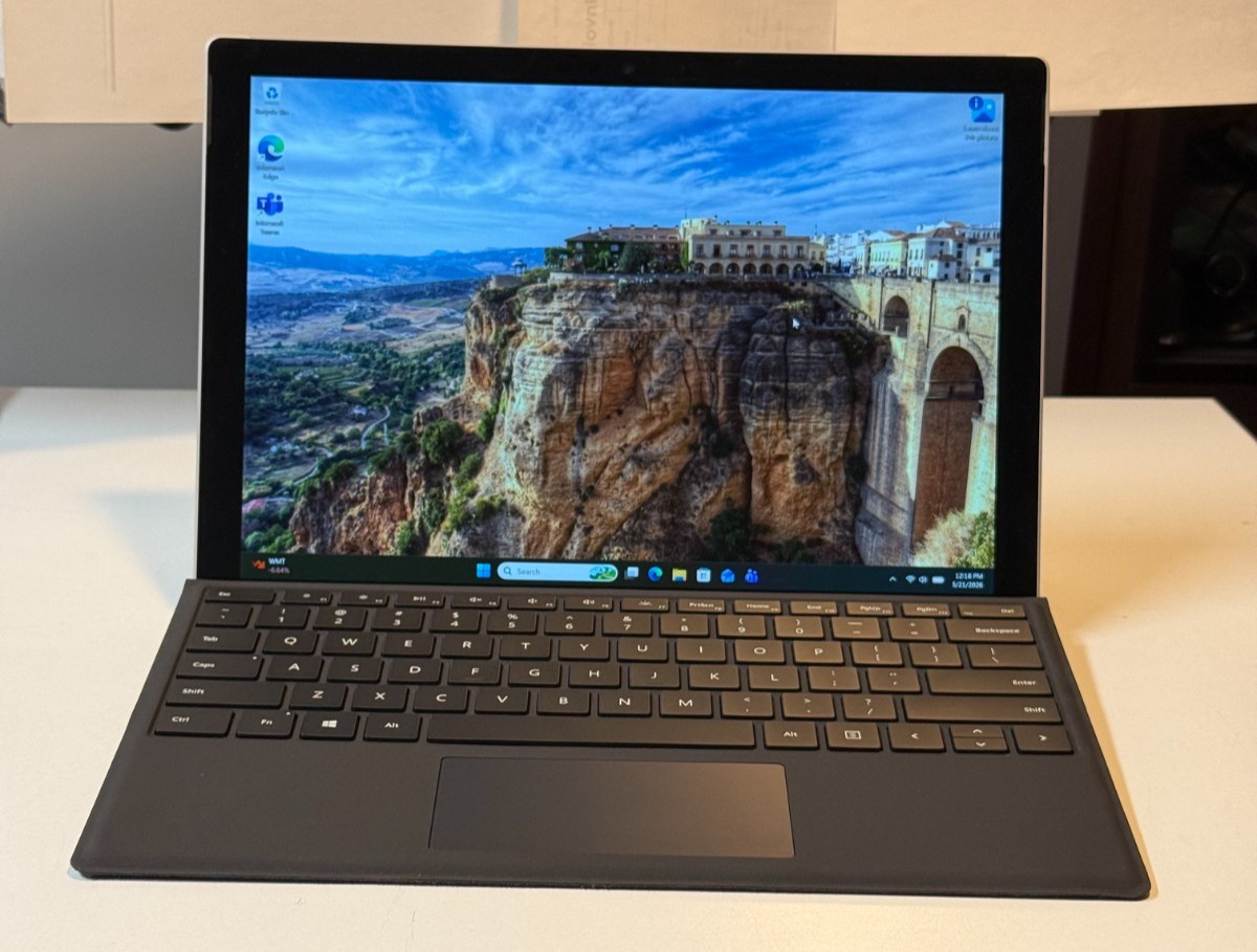 MICROSOFT SURFACE PRO 6, 12.3″, 512GB SSD, 16G RAM i7, W11 PRO & MS KEYBOARD