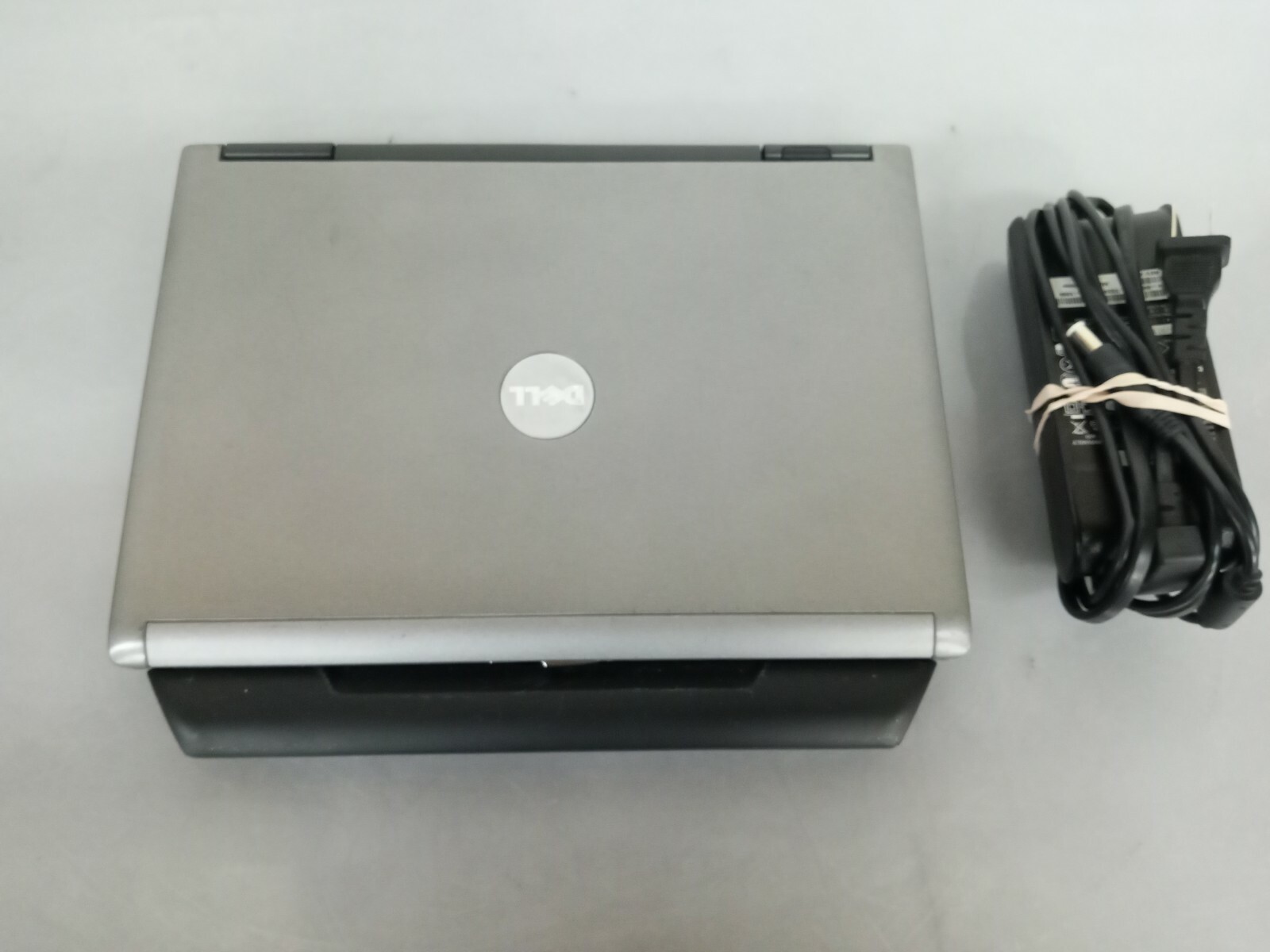 Vintage Dell Latitude D430 Laptop C2D 1.2GHz. 2GB 60GB ***BAD BACKLIGHT AS-IS