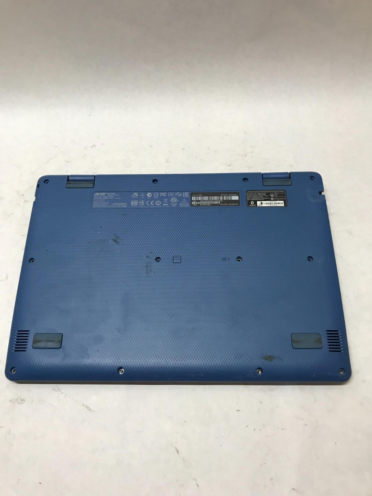 Acer Aspire R3-131T-P0KR 11″ Pentium 2GB RAM 32GB eMMC For Parts NO POWER!! – DW