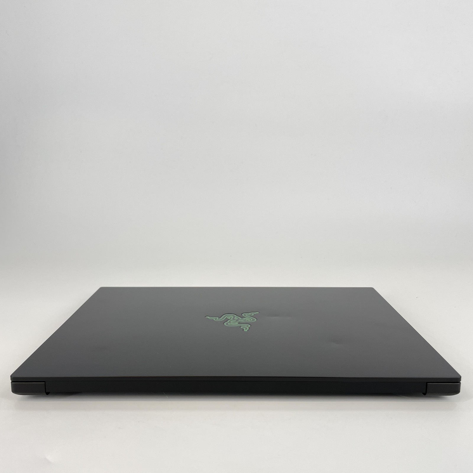Razer Blade 14 120Hz QHD+ 2025 2.0 GHz Ryzen AI 9 365 32GB 1TB SSD RTX 5070