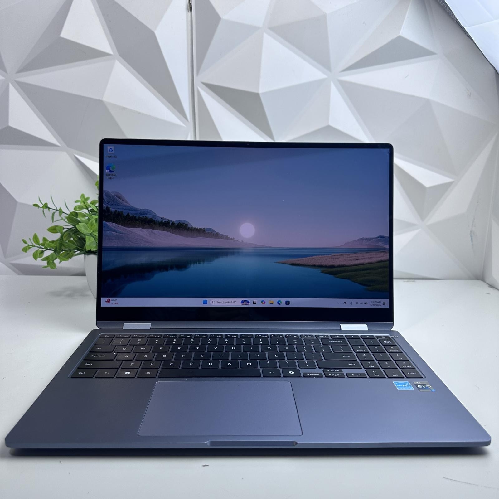 Samsung Galaxy Book4 360 Laptop, 14″, Intel Ultra 7, 16GB, 512GB *Crack Screen*