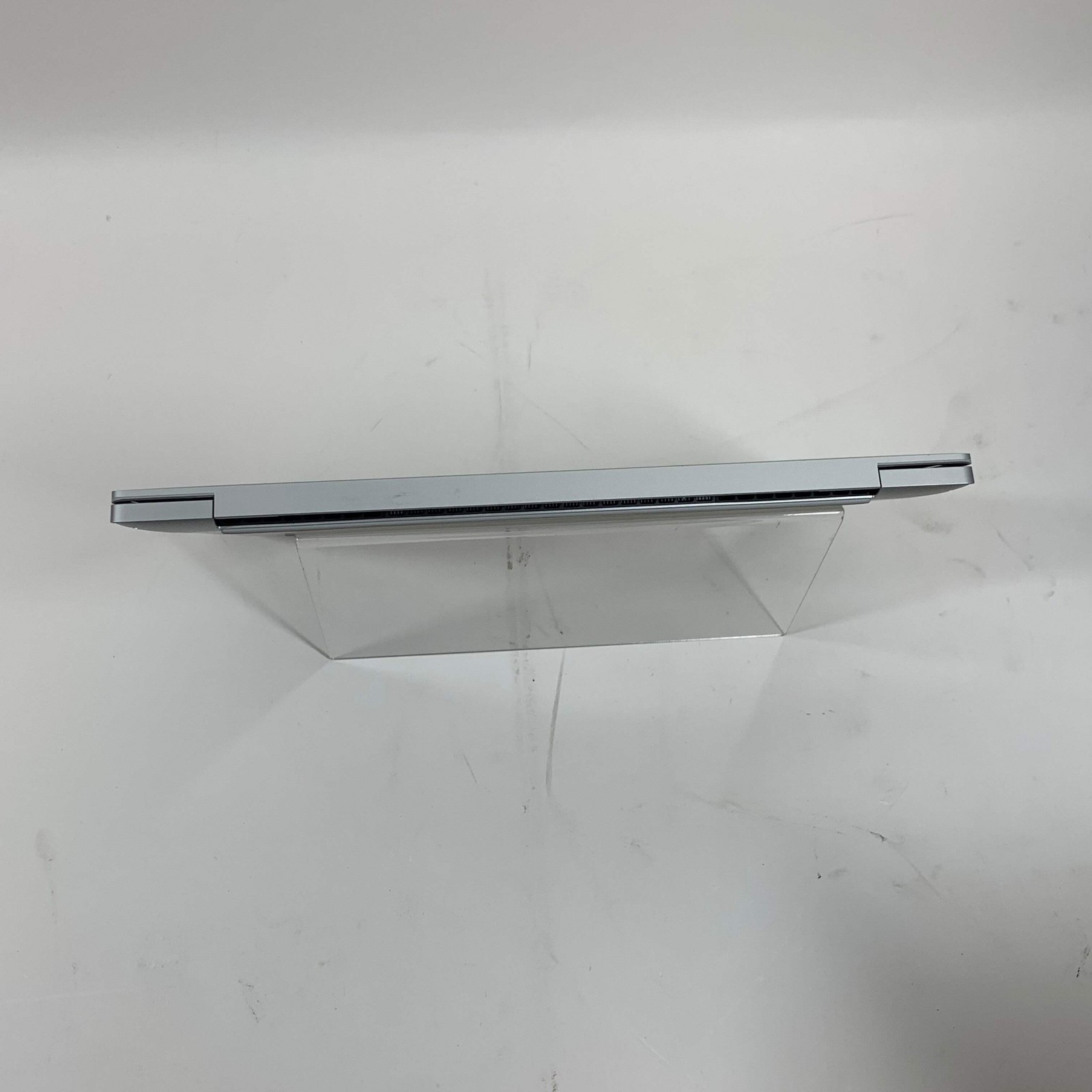 Dell XPS 9320 13.4″ i7-1260P 2.10 GHz 16GB RAM 1TB SSD