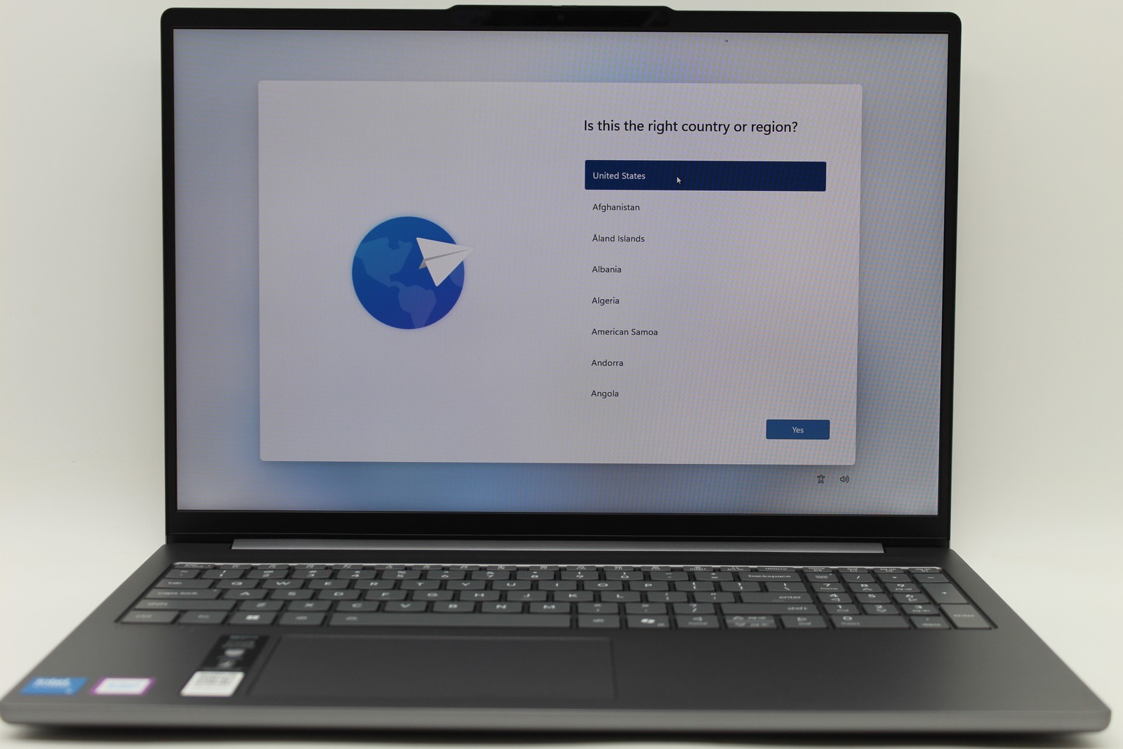 Lenovo IdeaPad Slim 5i 16″ Laptop Intel Core 5 2.2GHz 16GB 512GB SSD 83J1002JUS
