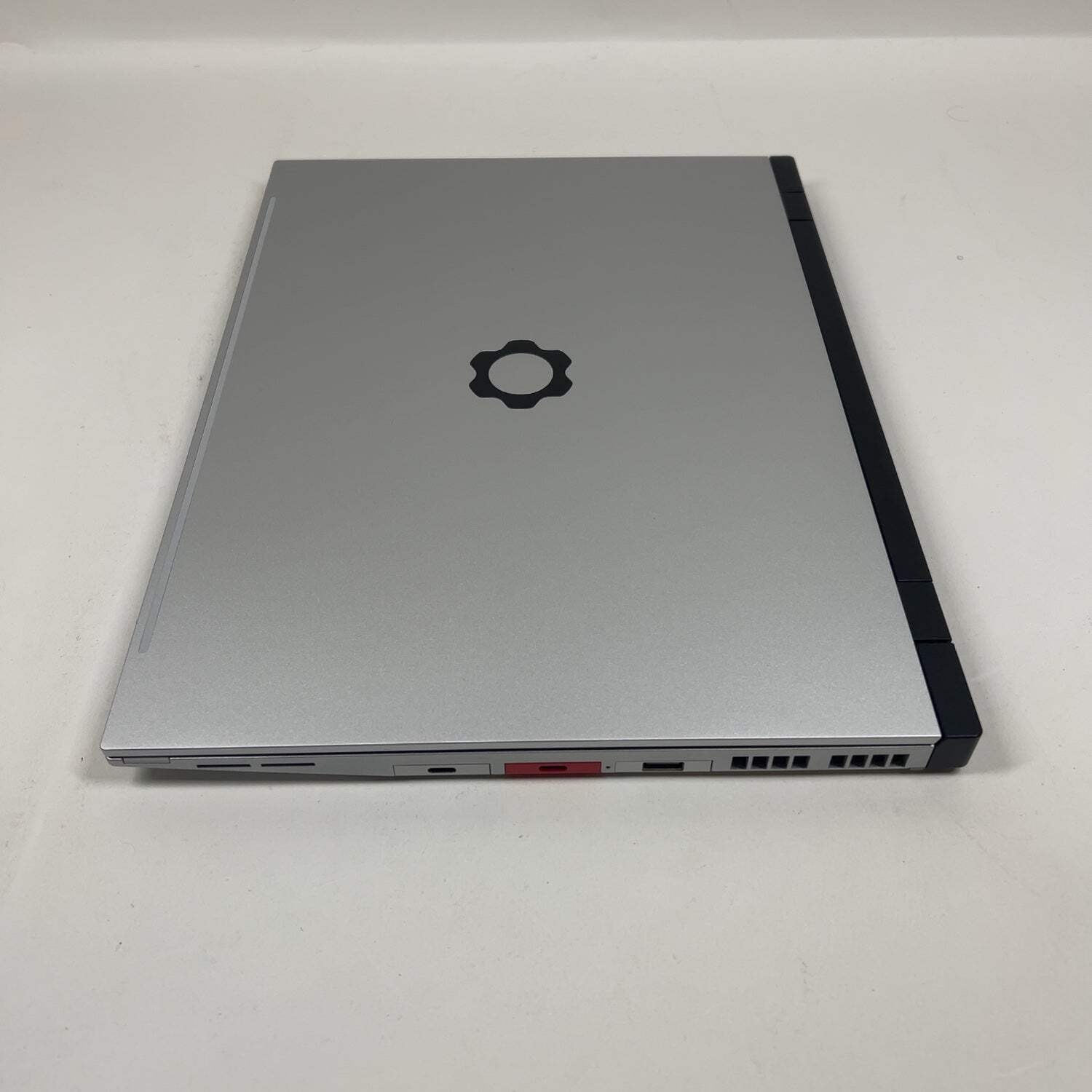 Framework 16 DIY 16-DIY 16″ Ryzen 7 7840HS 3.8GHz 16GB RAM 1TB SSD