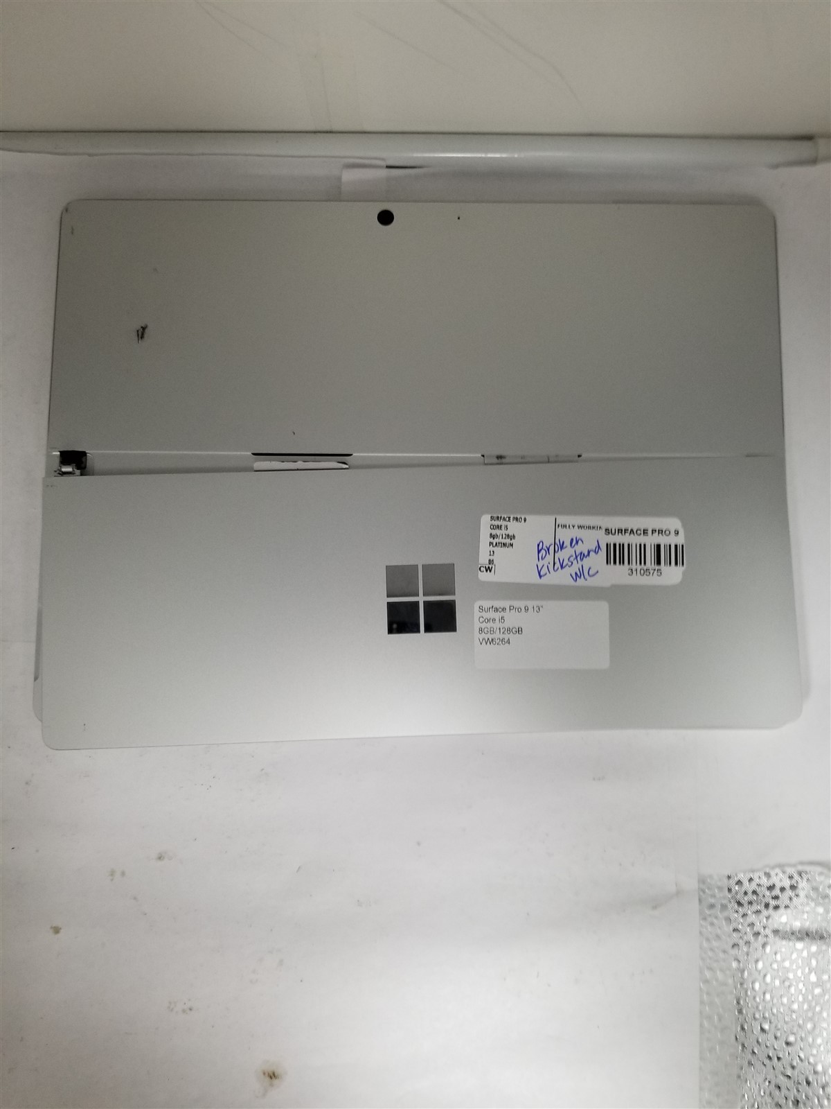 Microsoft Surface Pro 9 Core i5 13″ 8GB/128GB Silver Reduced Price VW6264