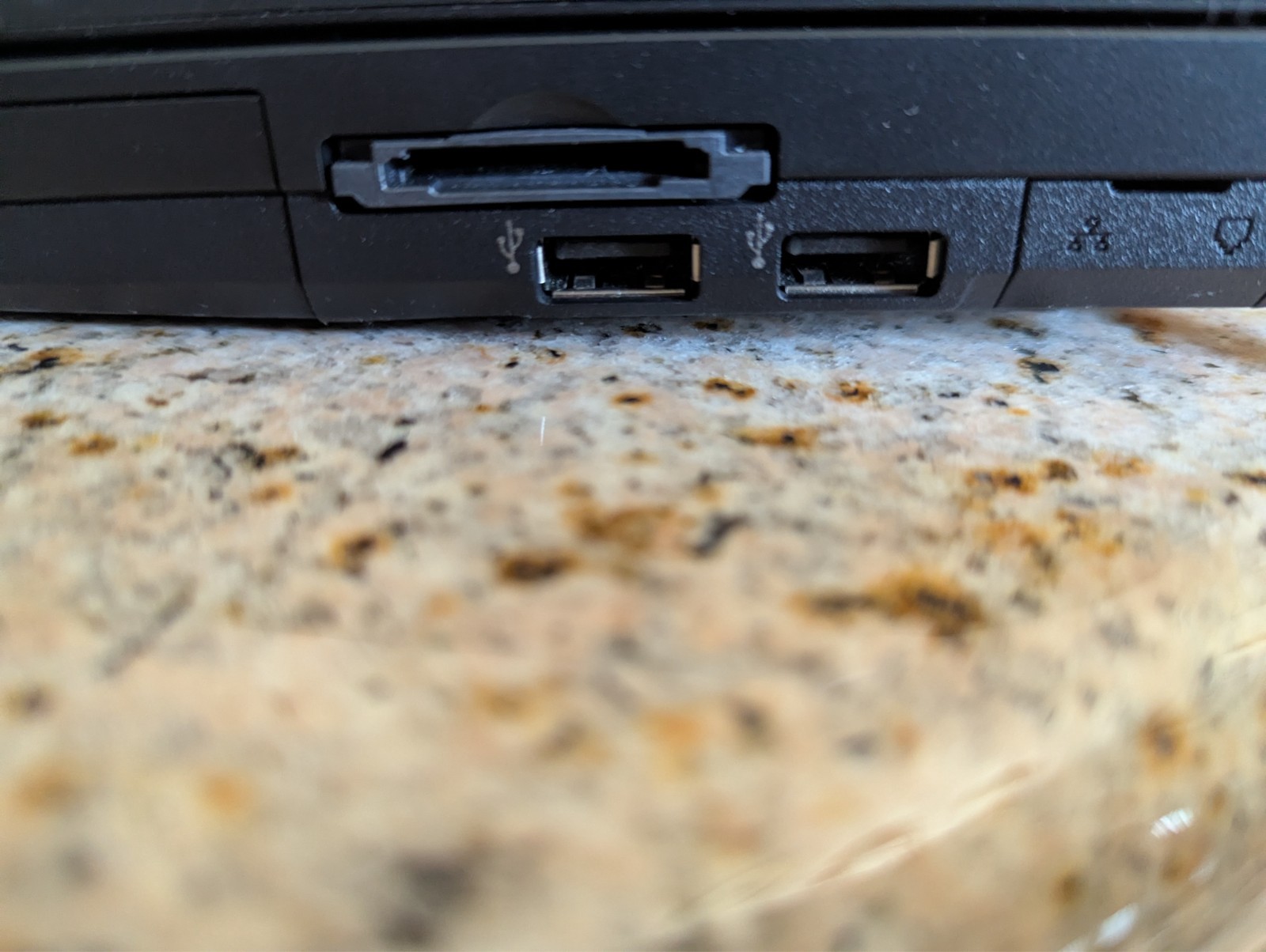 💻 Sony VAIO PCG-6W1L Laptop & AC Adapter selling AS-IS. Works