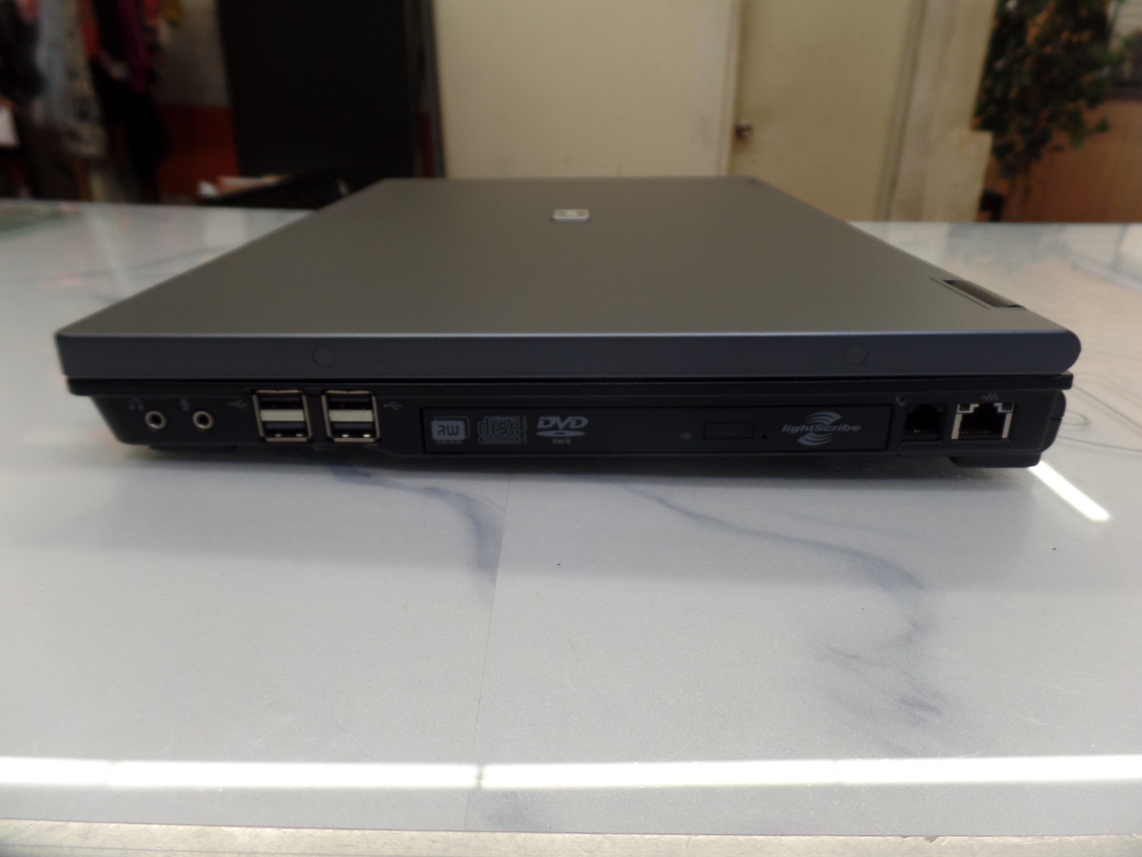 Vintage HP Mobile Workstation 8710w 17″ 2.5Ghz C2D T9300 4GB 160GB Win10Pro Mint