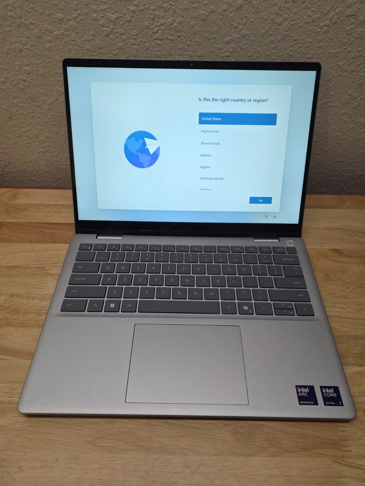 Dell Plus 14″ 2-in-1 Touch Intel Core Ultra 7 256V 16GB 1TB Copilot+ PC Wi-Fi 7