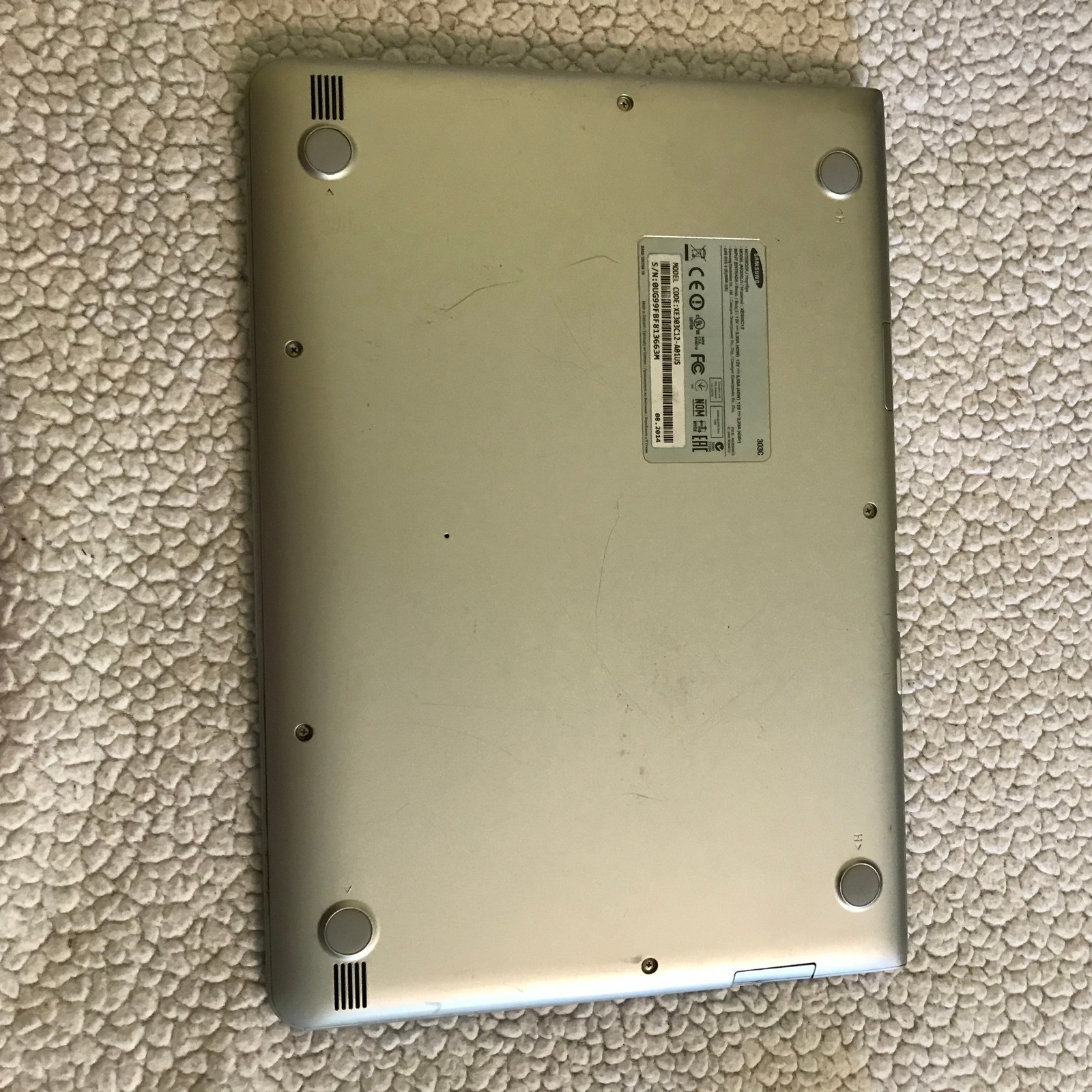 UNT-Samsung Chromebook XE303C12-A01US 11.6 inch Silver Laptop Chrome OS Series 3