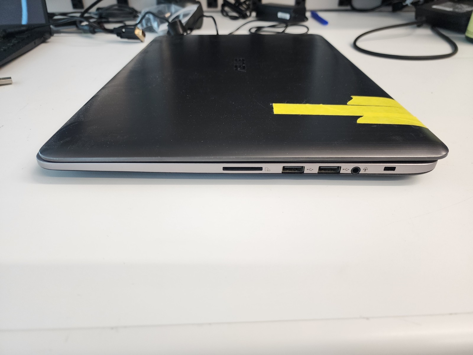 Asus K501UX 15.6” FHD Laptop i7-6500U, 8GB RAM, 256GB SSD READ