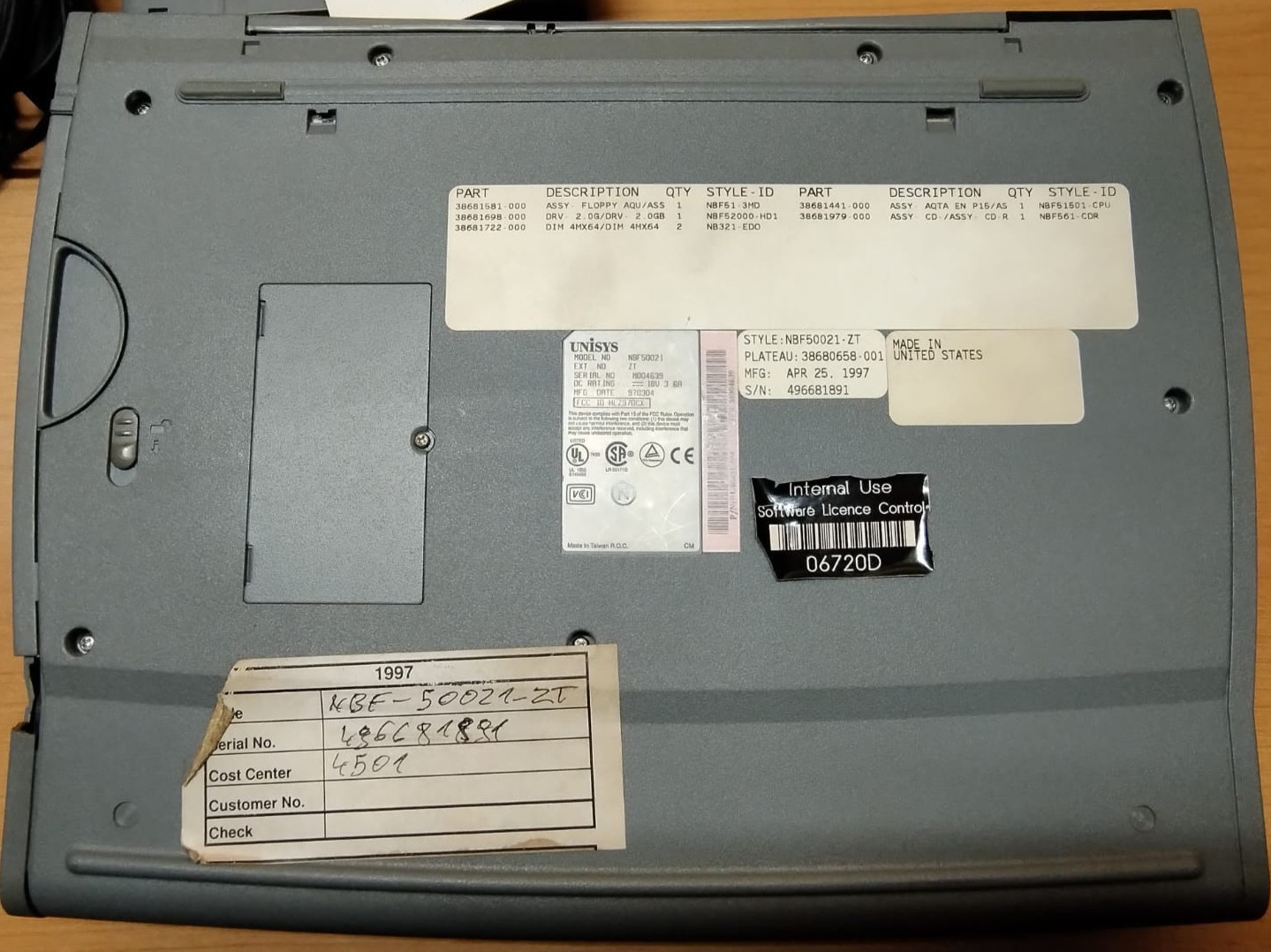 VINTAGE NOTEBOOK LAPTOP WINDOWS 95 UNISYS 32MB RAM FLOPPY CD MODEM FAX CARD PC