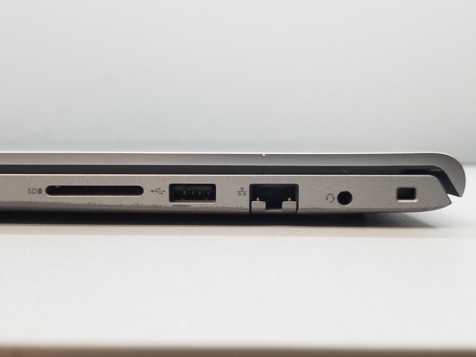 Dell Vostro 3530 15.6″ FHD i5-1335U 3.4GHz 8GB RAM 256GB NVMe Win 11 Pro WiFi BT