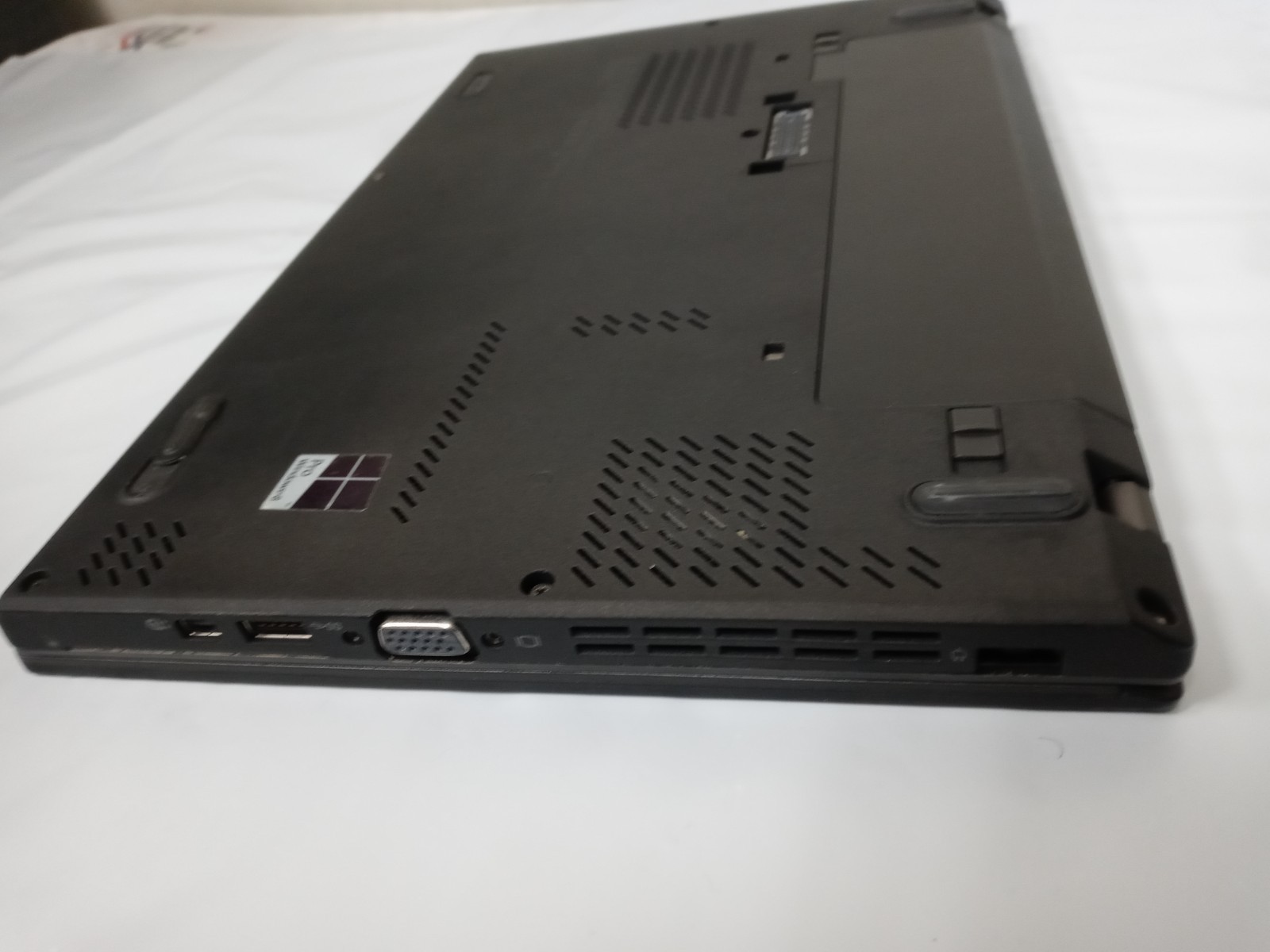 Lenovo ThinkPad X240 – i5-4300U 1.9GHZ , 8GB RAM, 0GB SSD NO OS NO AC-ADAPTER
