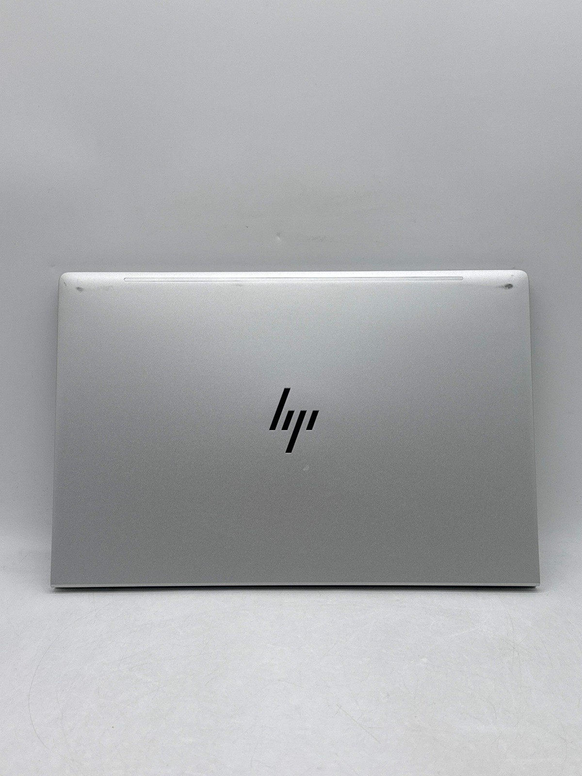 HP EliteBook 640 G10 14.0″ FHD Touch Core i5-1335U 1.30GHz 256GB SSD 8GB RAM