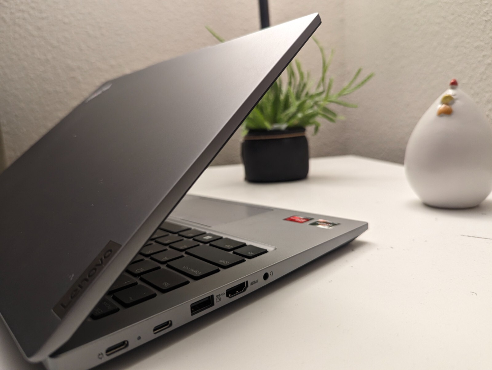 lenovo thinkpad e14 gen 5 AMD 14″ – Arctic Grey