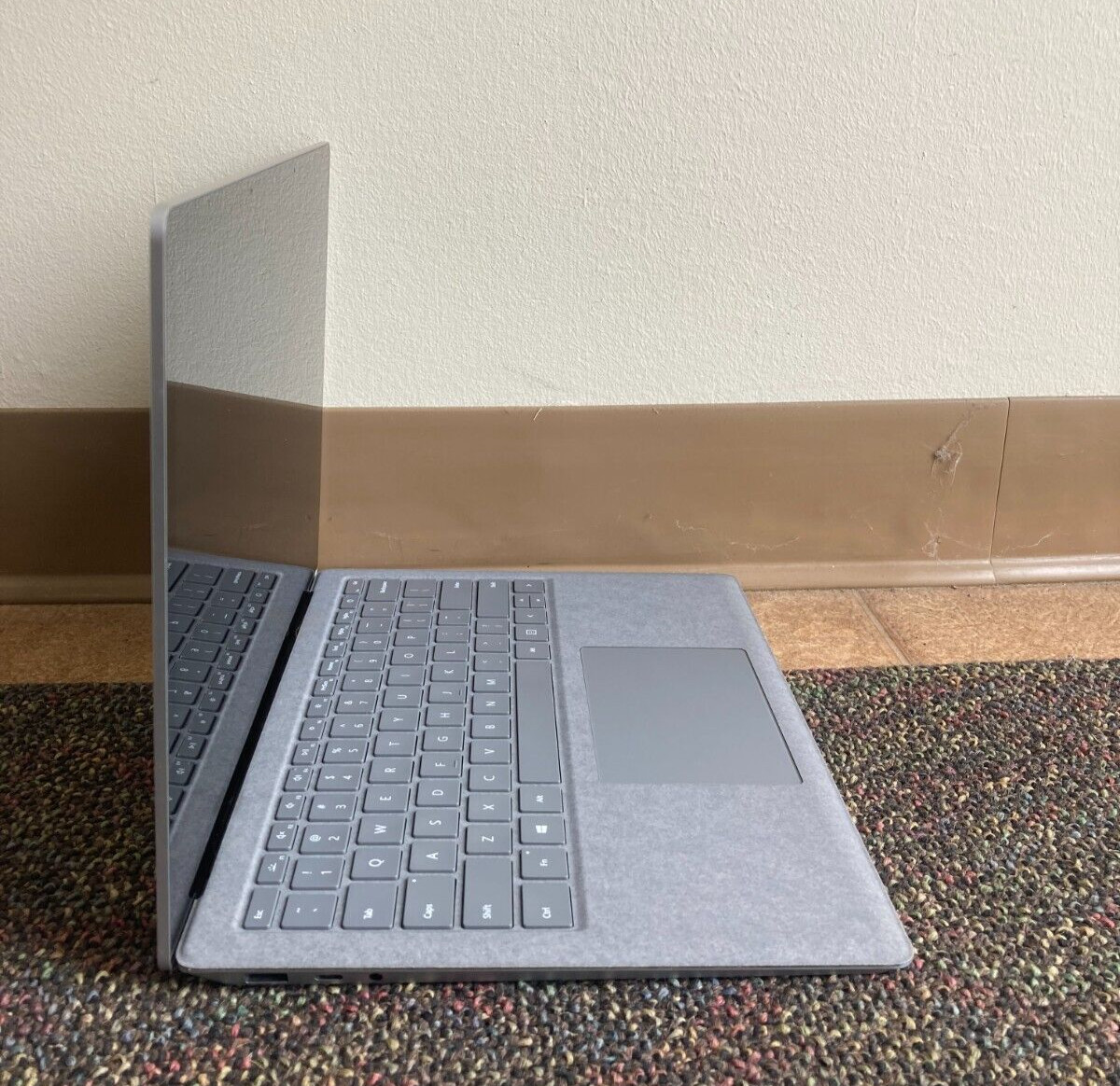 Microsoft Surface Laptop 1867 15″ Intel Core i5-1035G7@1.20GHz 8GB RAM 128GB SSD