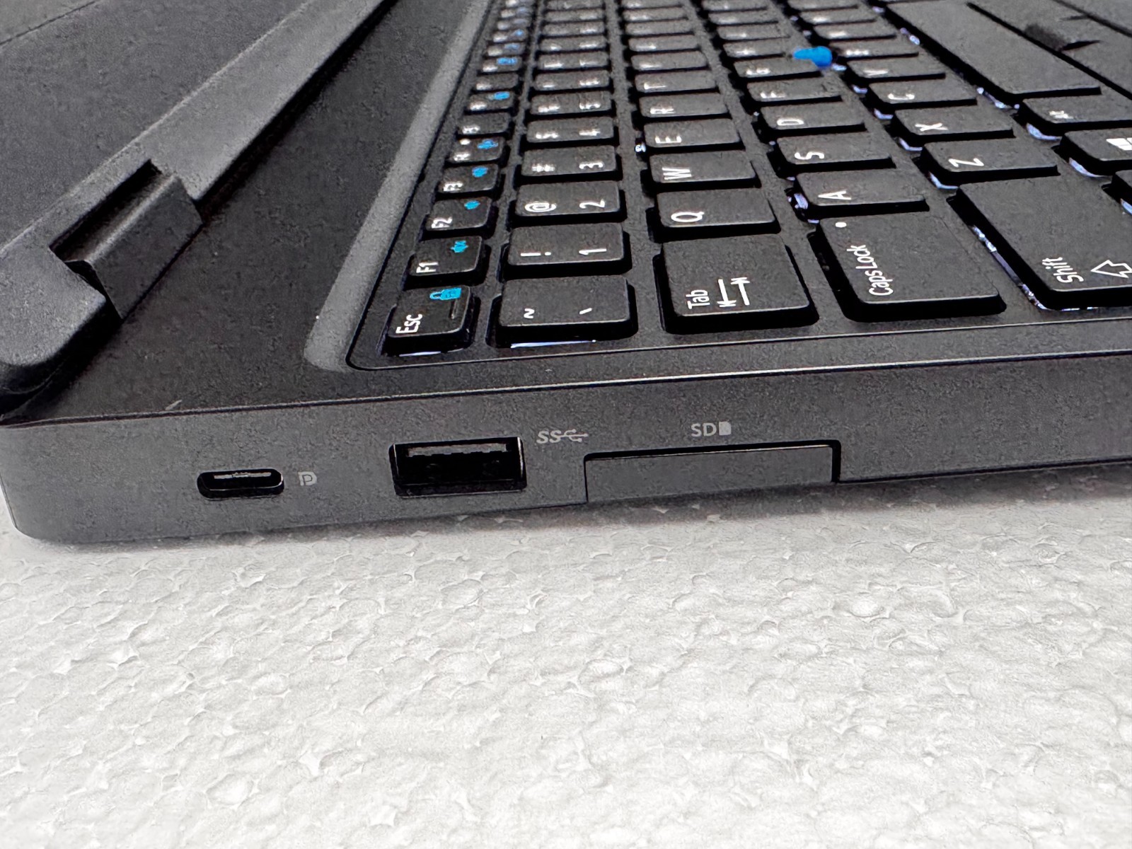 DELL LATITUDE 5590 i5-8250U 8GB RAM 256GB SSD WIN11PRO (NON-TOUCH)