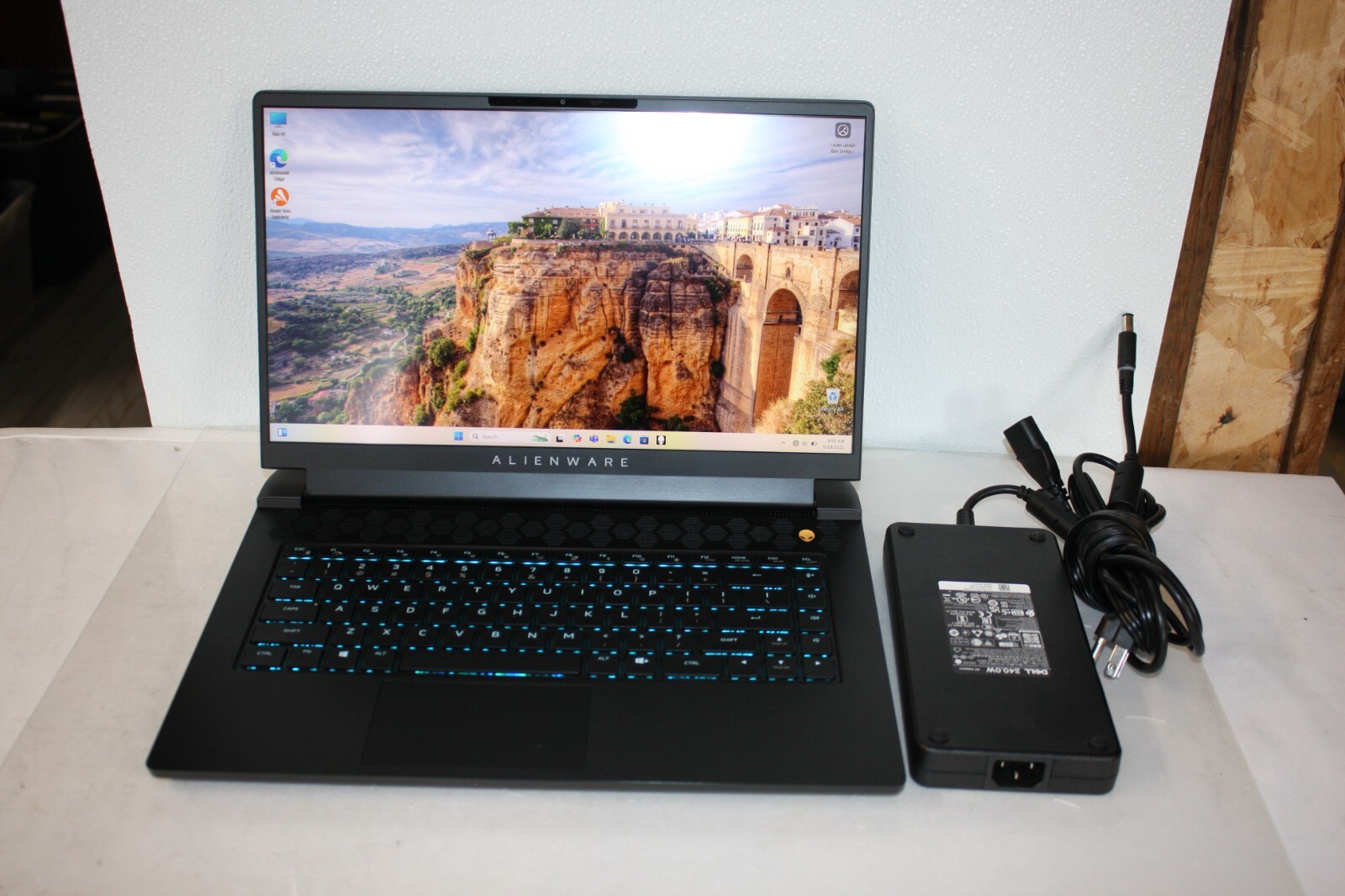 Alienware M15 Ryzen Edition R5 1TB SSD/16GB AMD Ryzen 9 Nvidia Geforce RTX3070