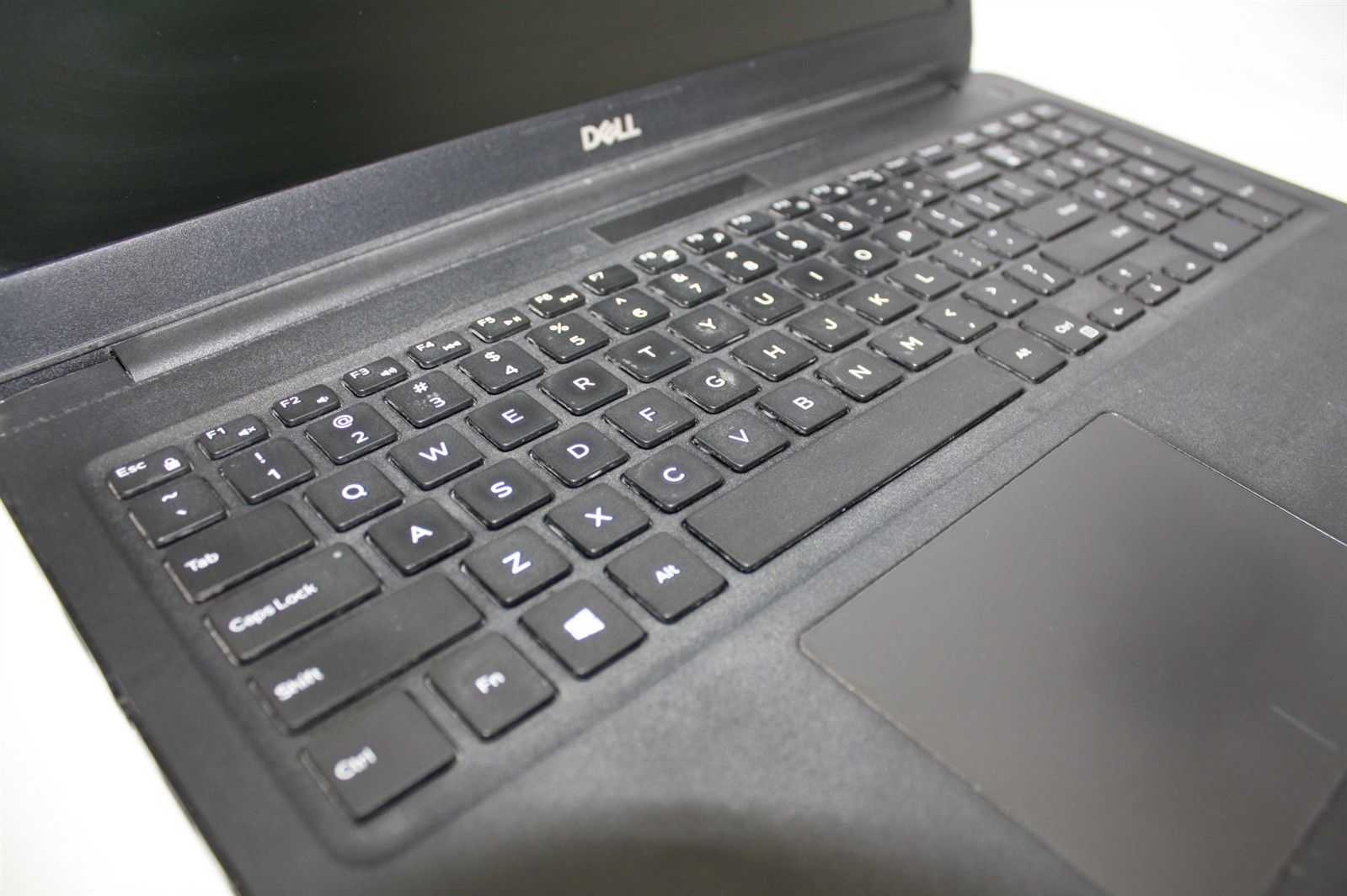 15.6″Dell Latitude 3500 Laptop i5-8265U 1.60GHz RAM 8GB HDD 500GB/Charger inc
