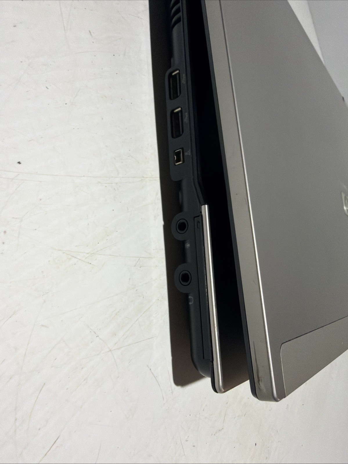 Hp Elitebook 6930p 14″ Laptop Core 2 Duo P8700 2gb Ram No Drives Boots Bios