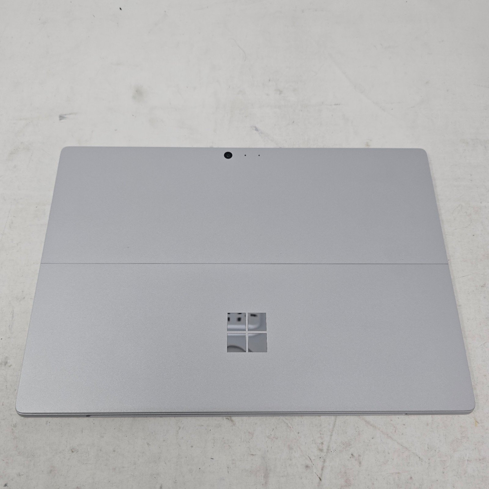 Microsoft Surface Pro 5 1796 Intel Core i7-7660U Cpu@ 2.50GHz. Ram 8GB. 256GB